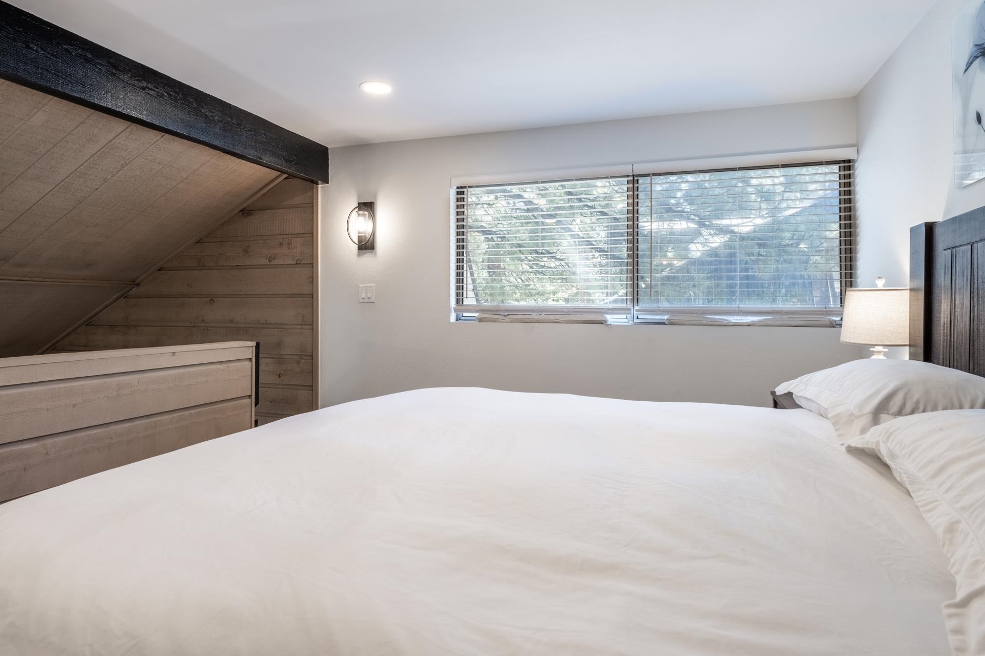 2289 Sierra Nevada Rd F-16