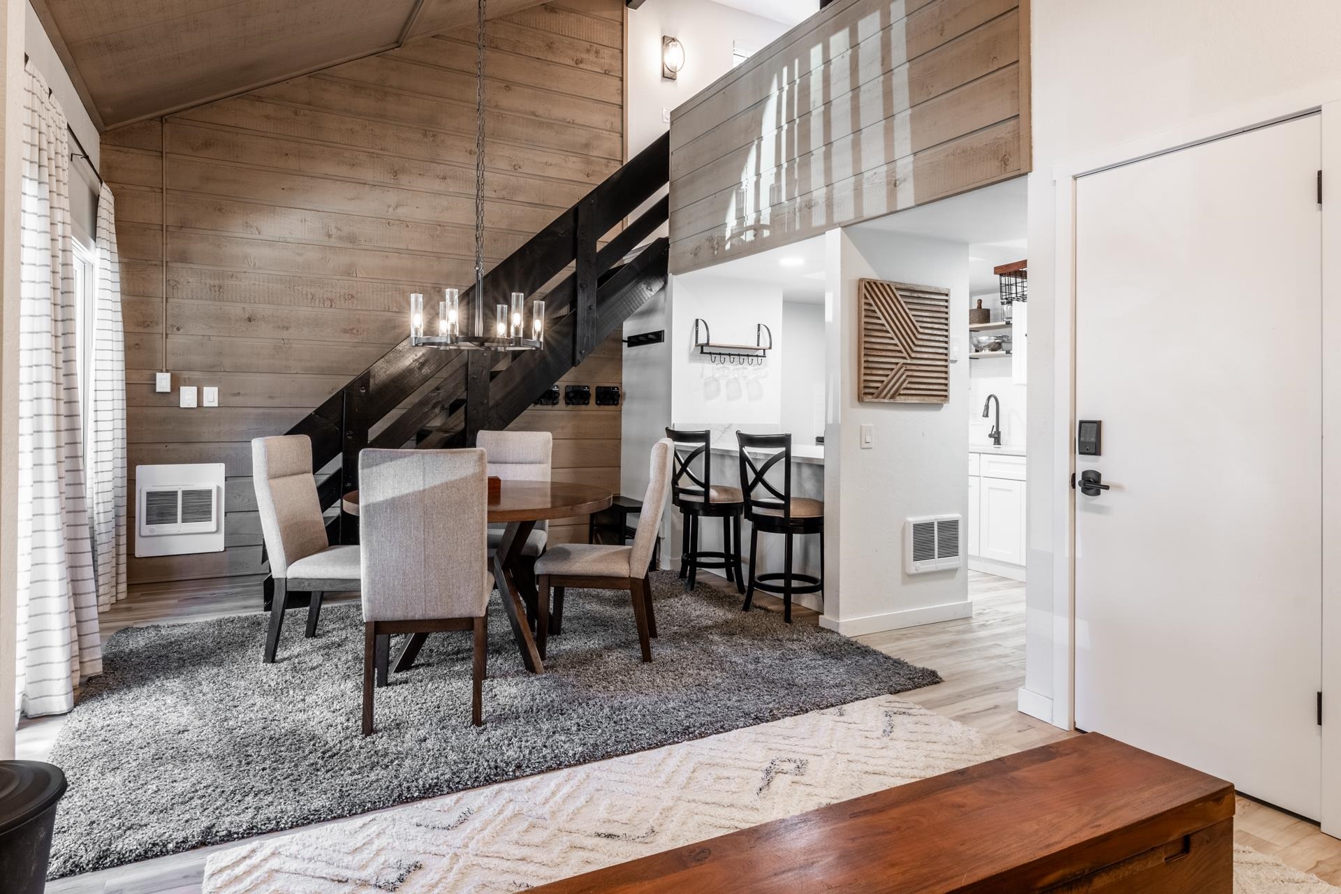 2289 Sierra Nevada Rd F-16