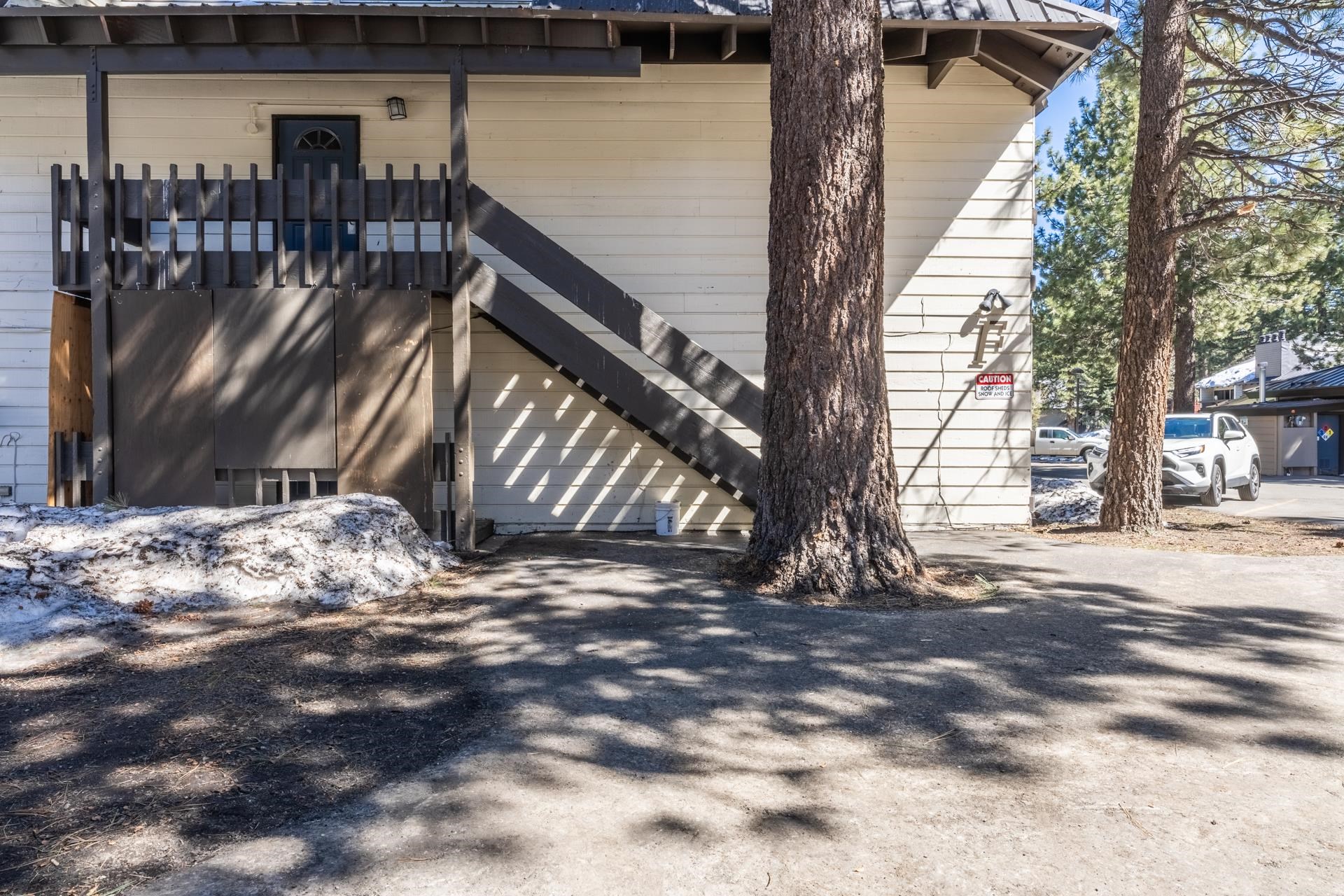 2289 Sierra Nevada Rd F-16