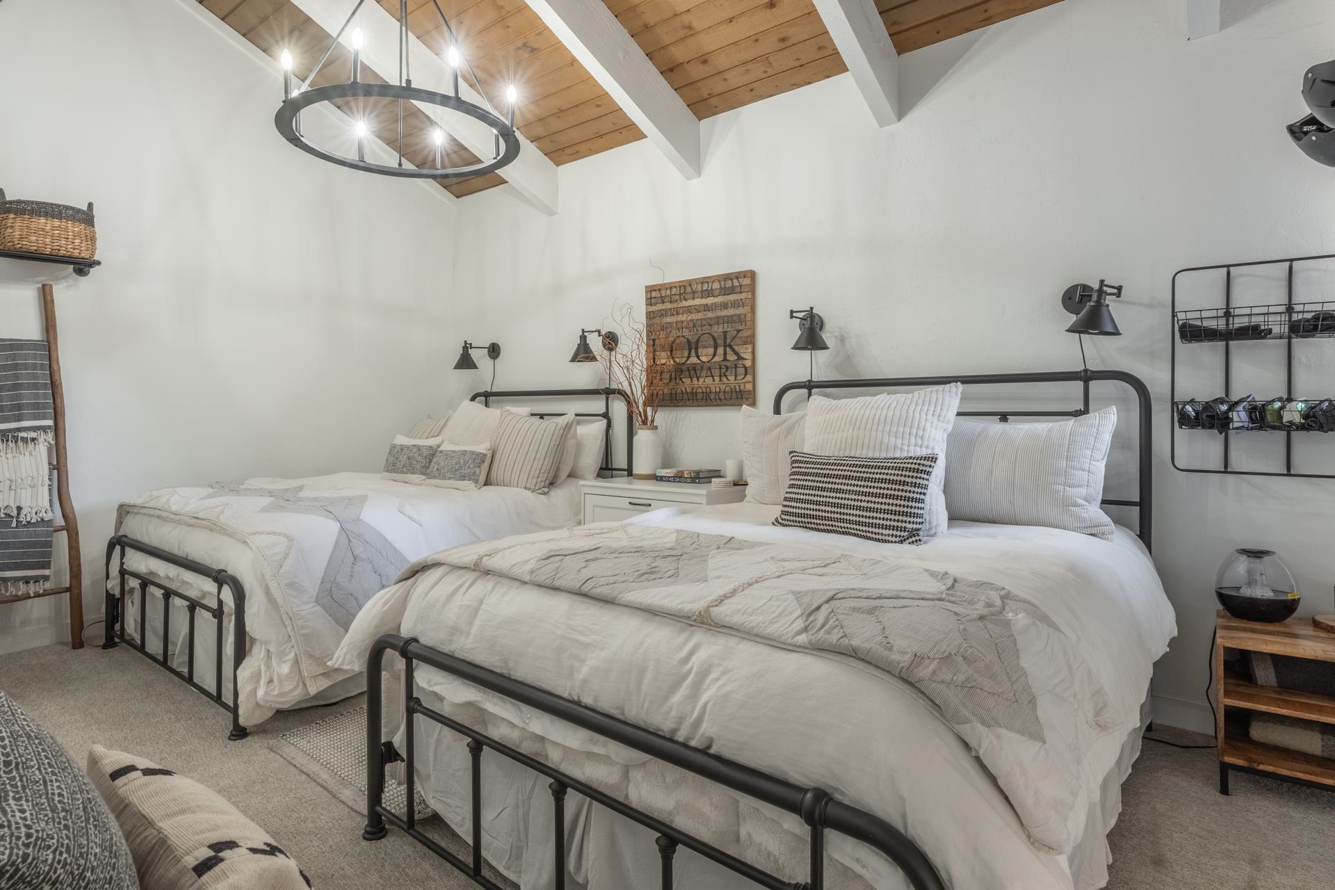 2252 Meridian Blvd #36