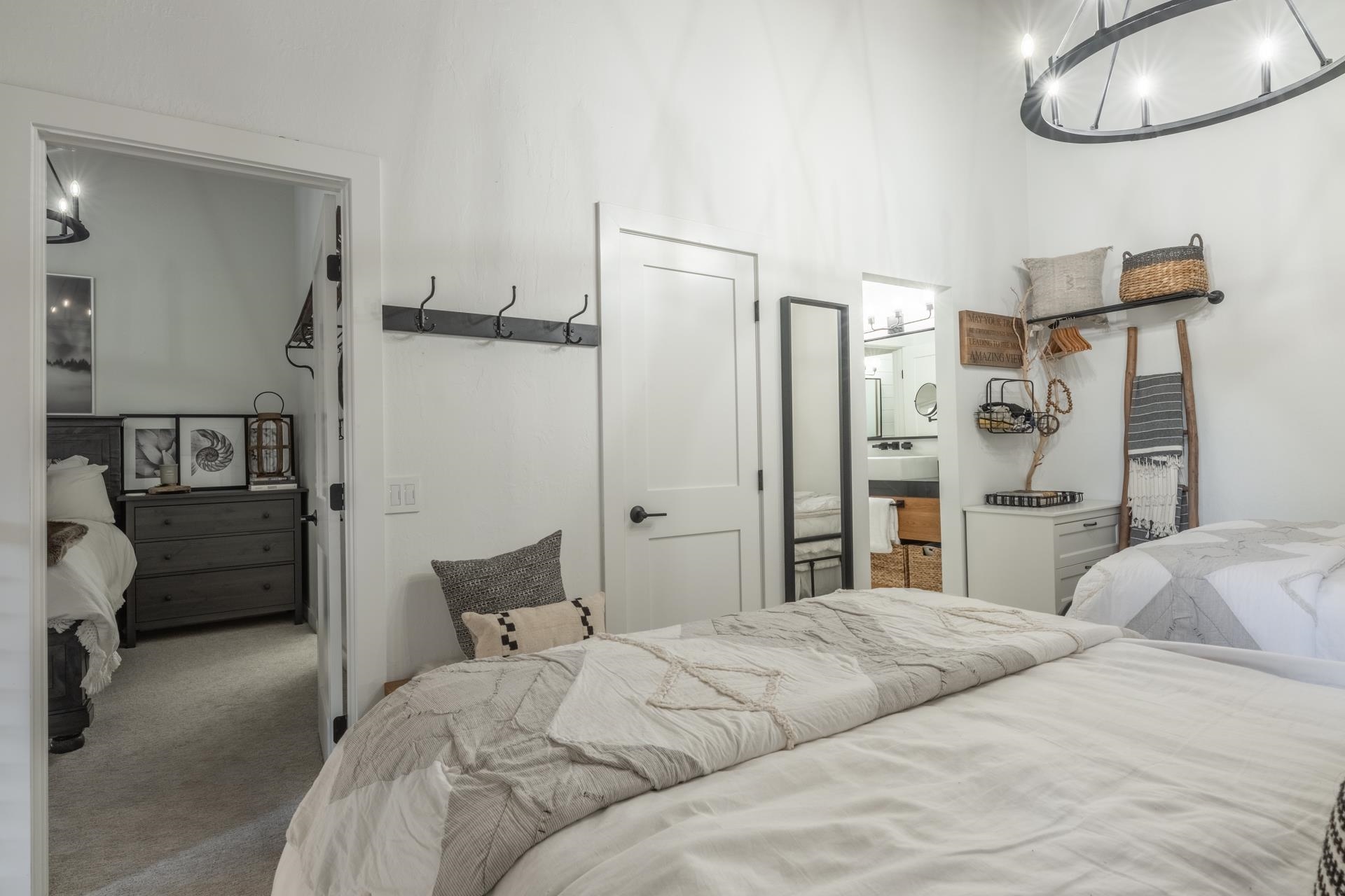 2252 Meridian Blvd #36