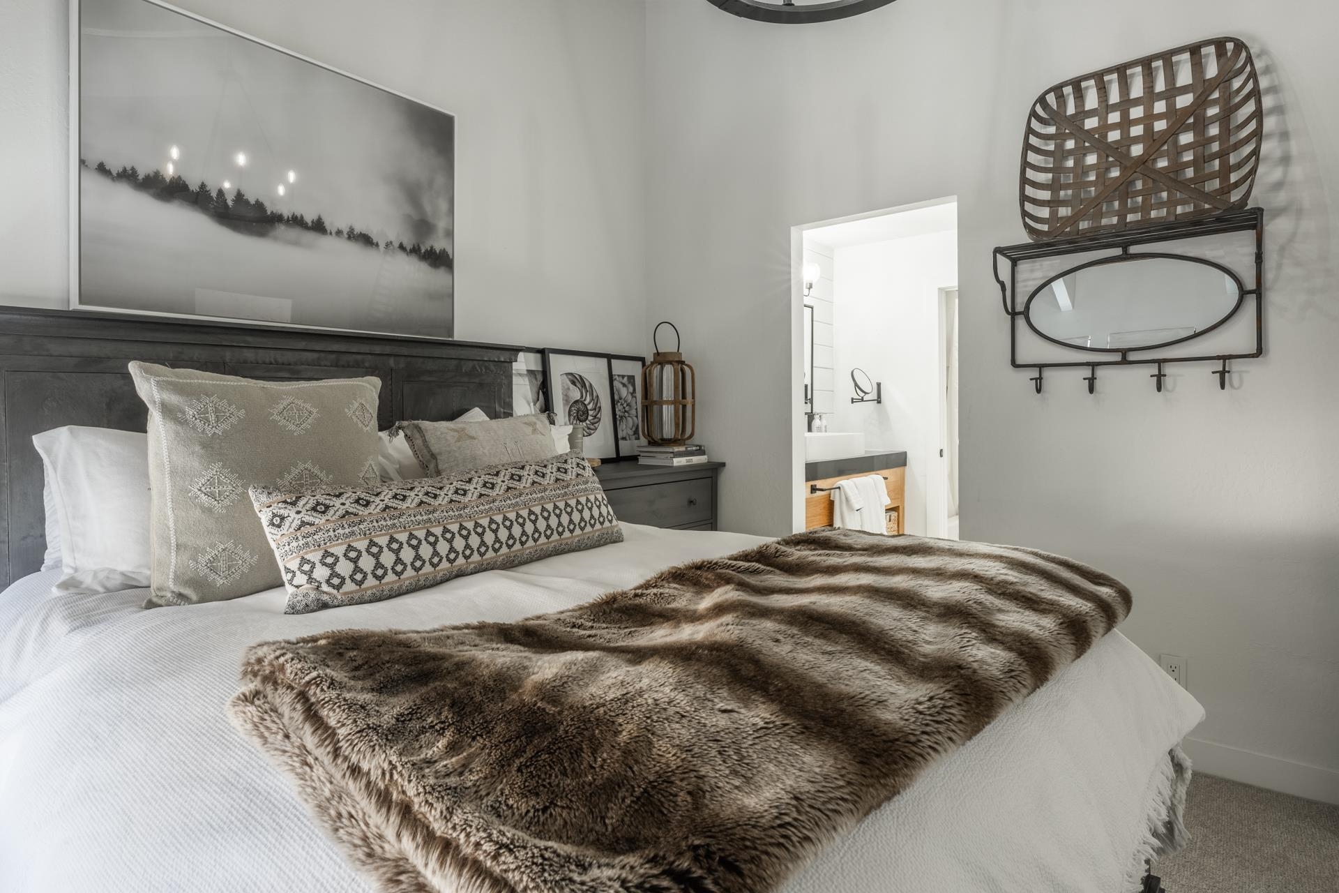 2252 Meridian Blvd #36