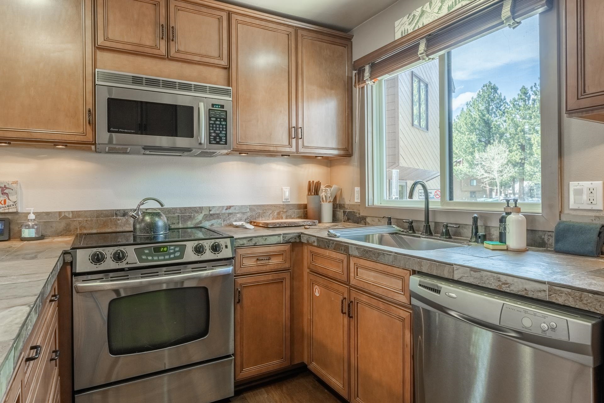 2 Arrowhead #25 Drive Unit: Wildflower