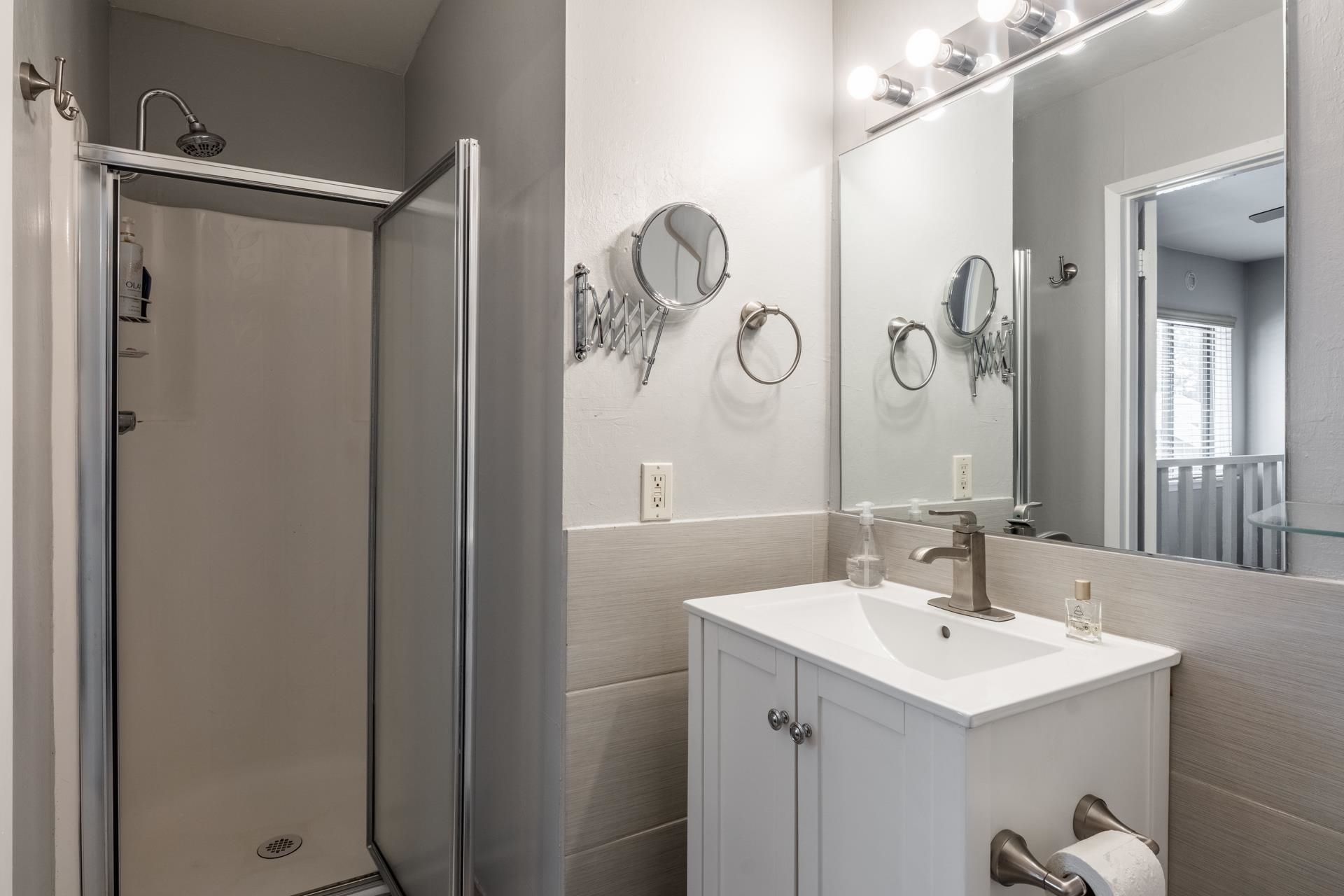 56 Davison #107 Unit: Conestoga #107