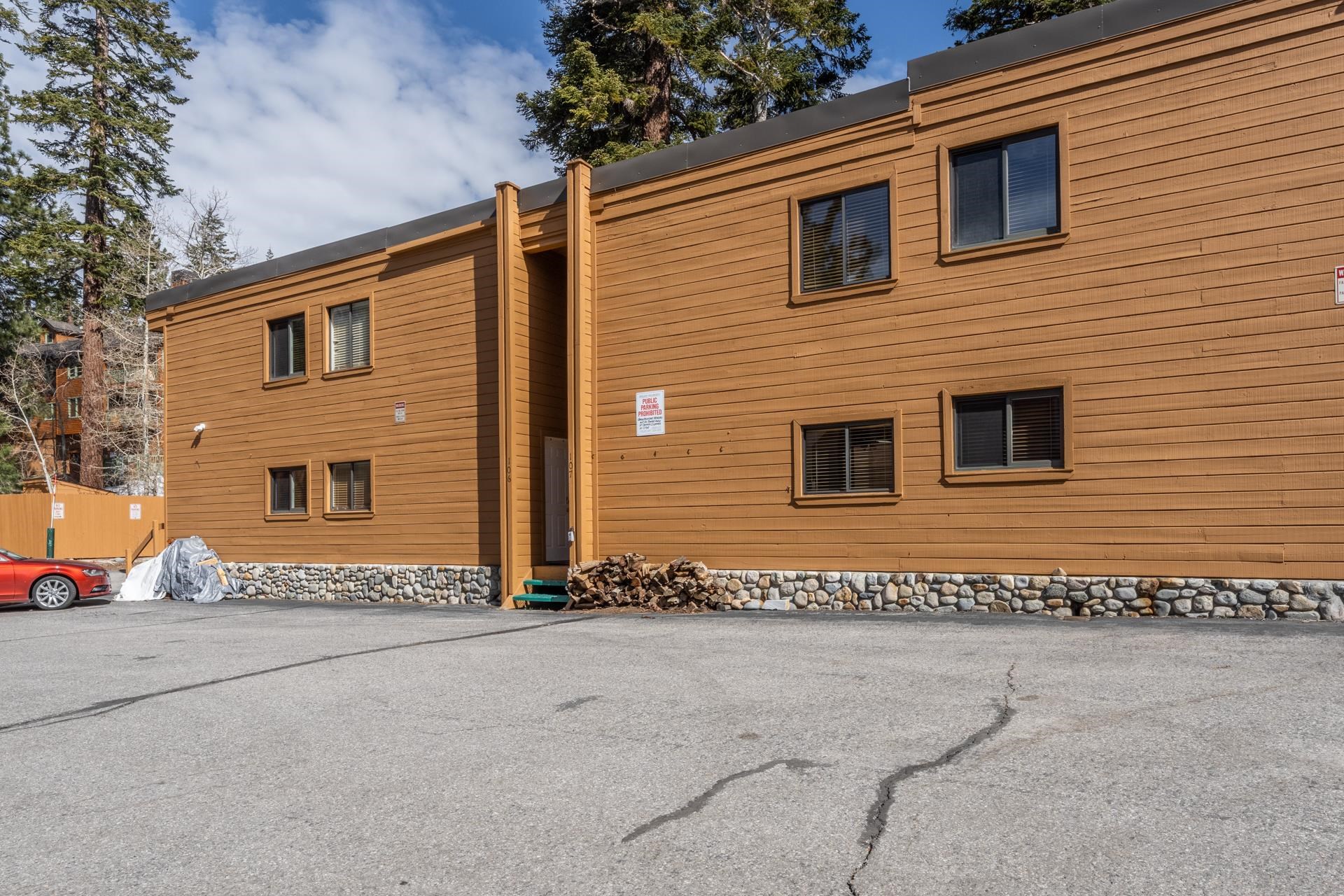 56 Davison #107 Unit: Conestoga #107