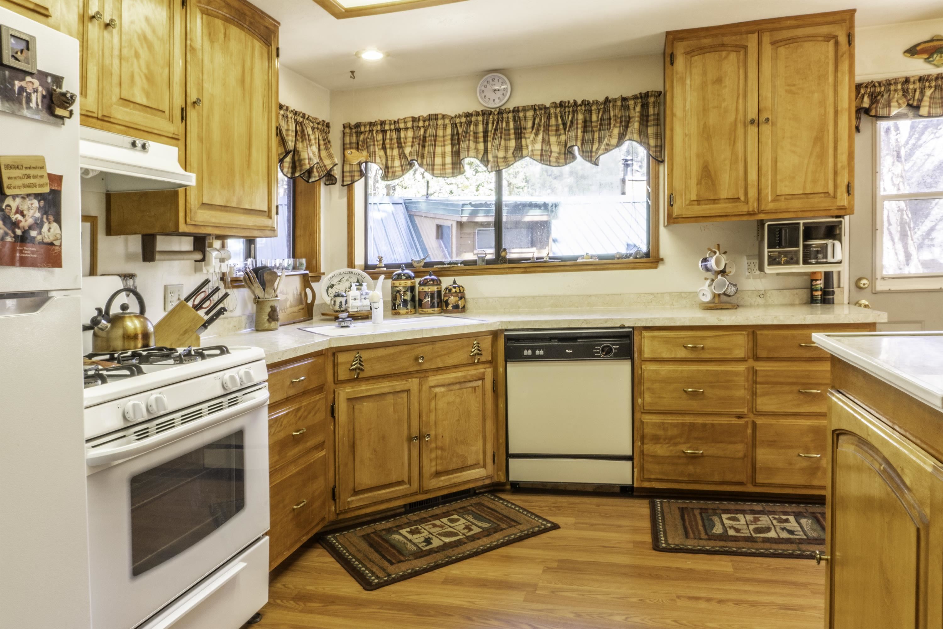 64 Forest Knoll Road