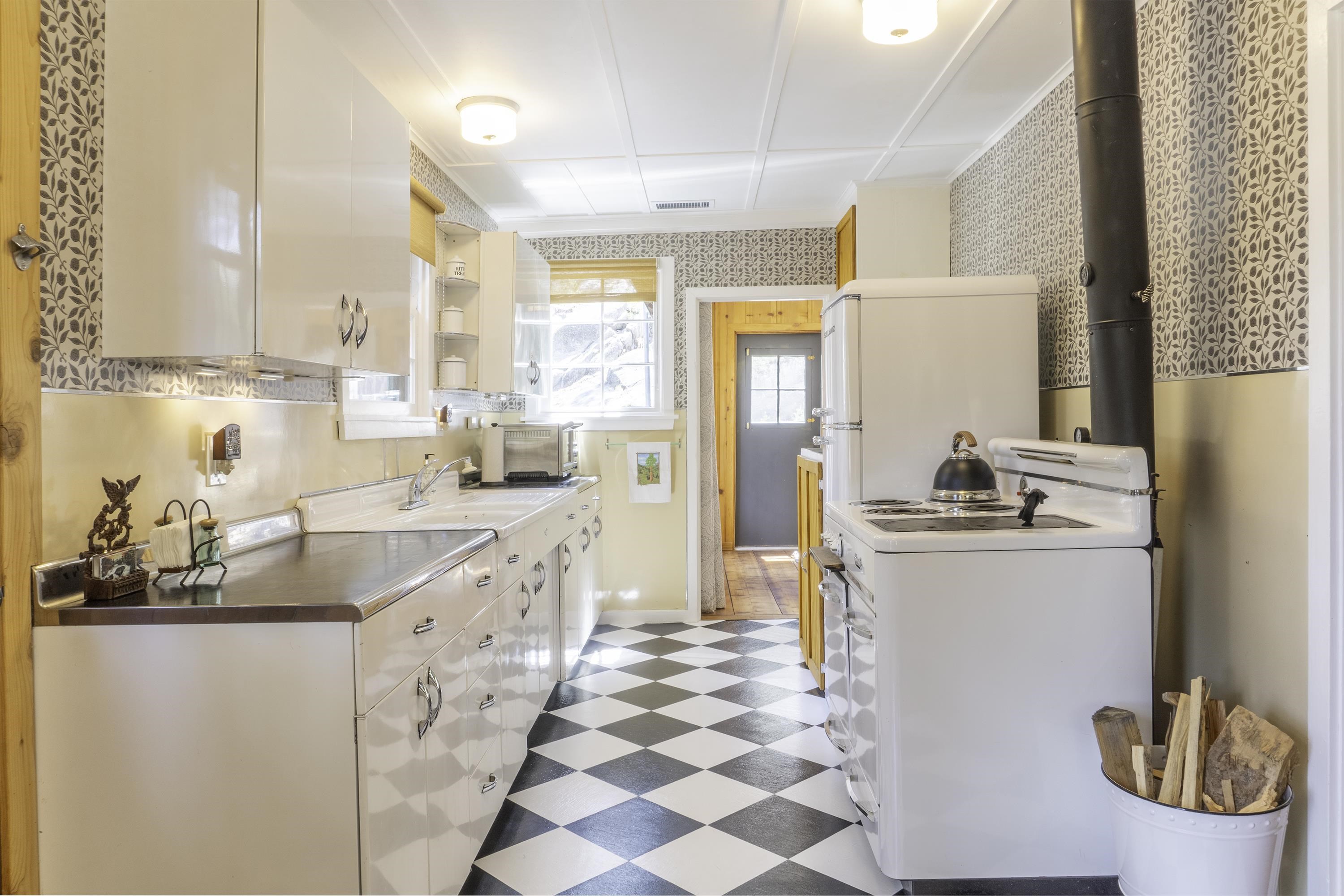 25 Reversed Peak Road