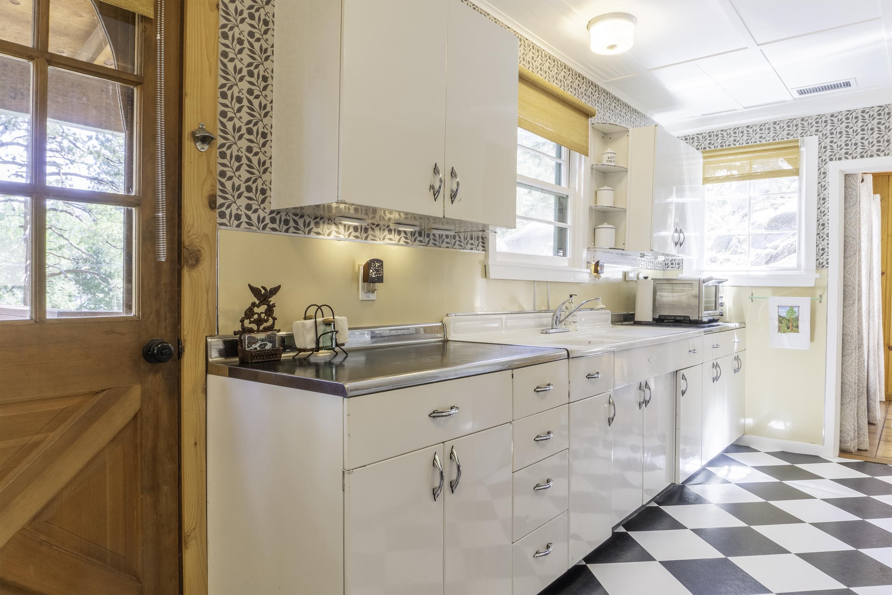 25 Reversed Peak Road