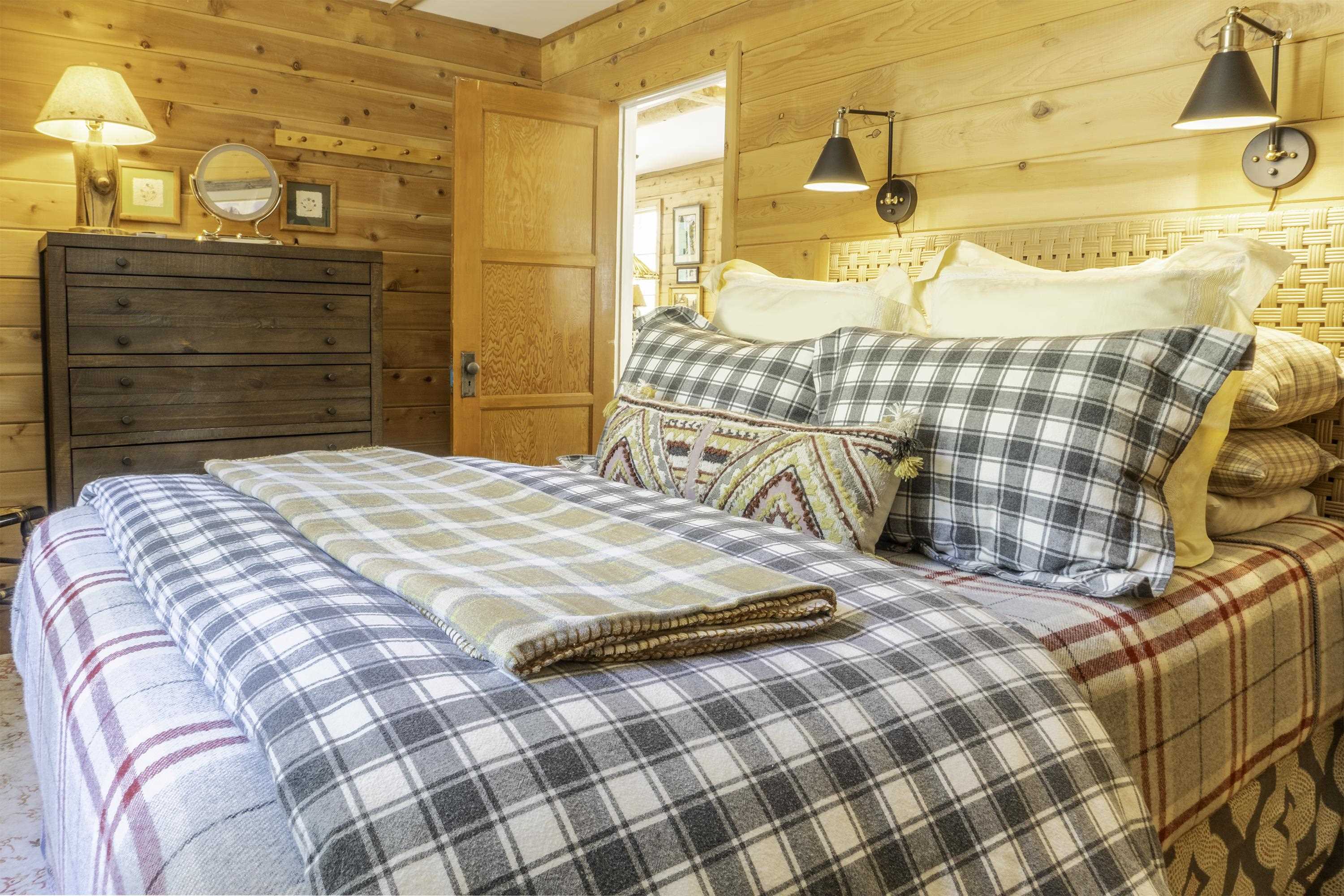 25 Reversed Peak Road