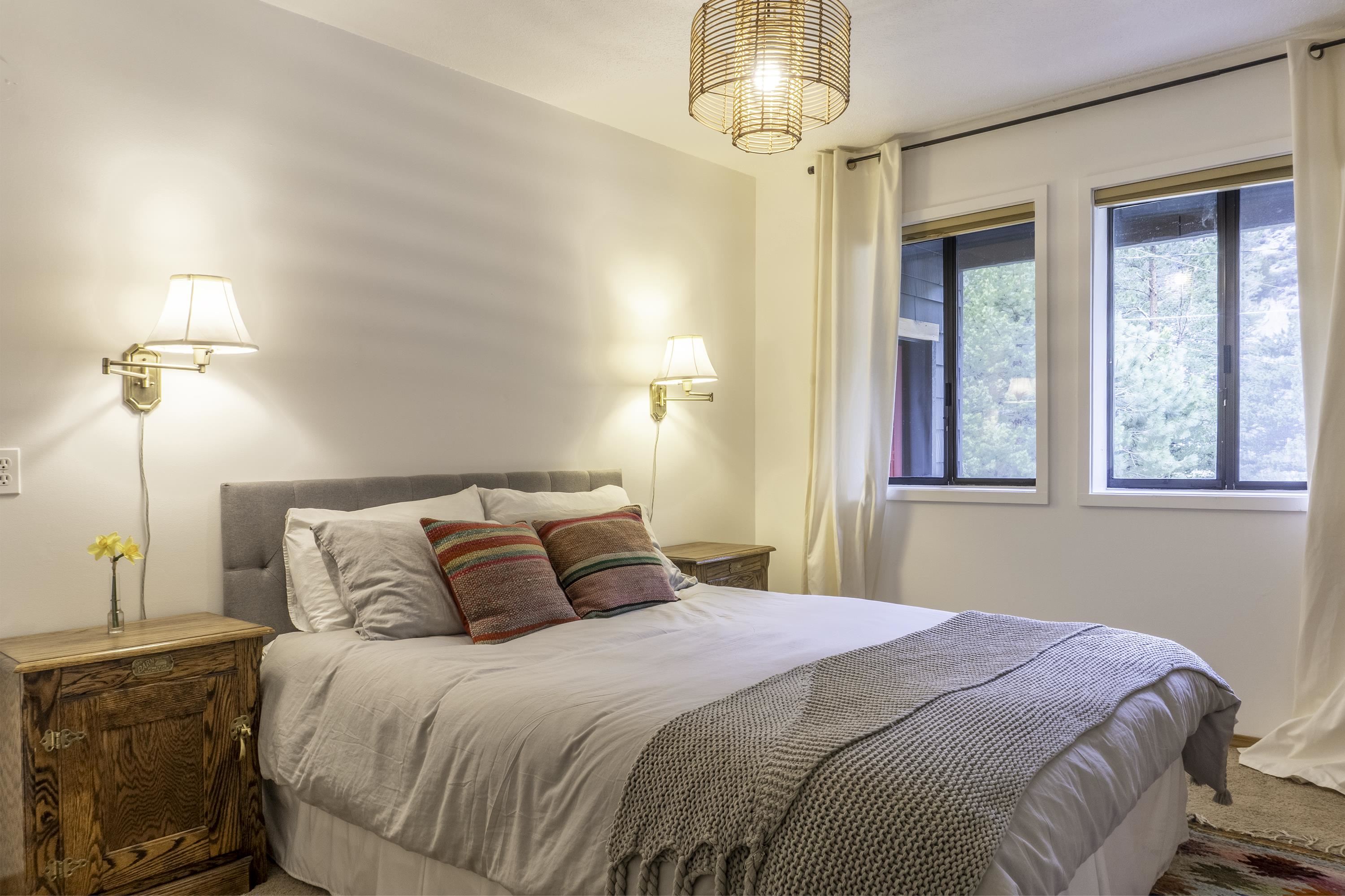 70 Los Angeles Street