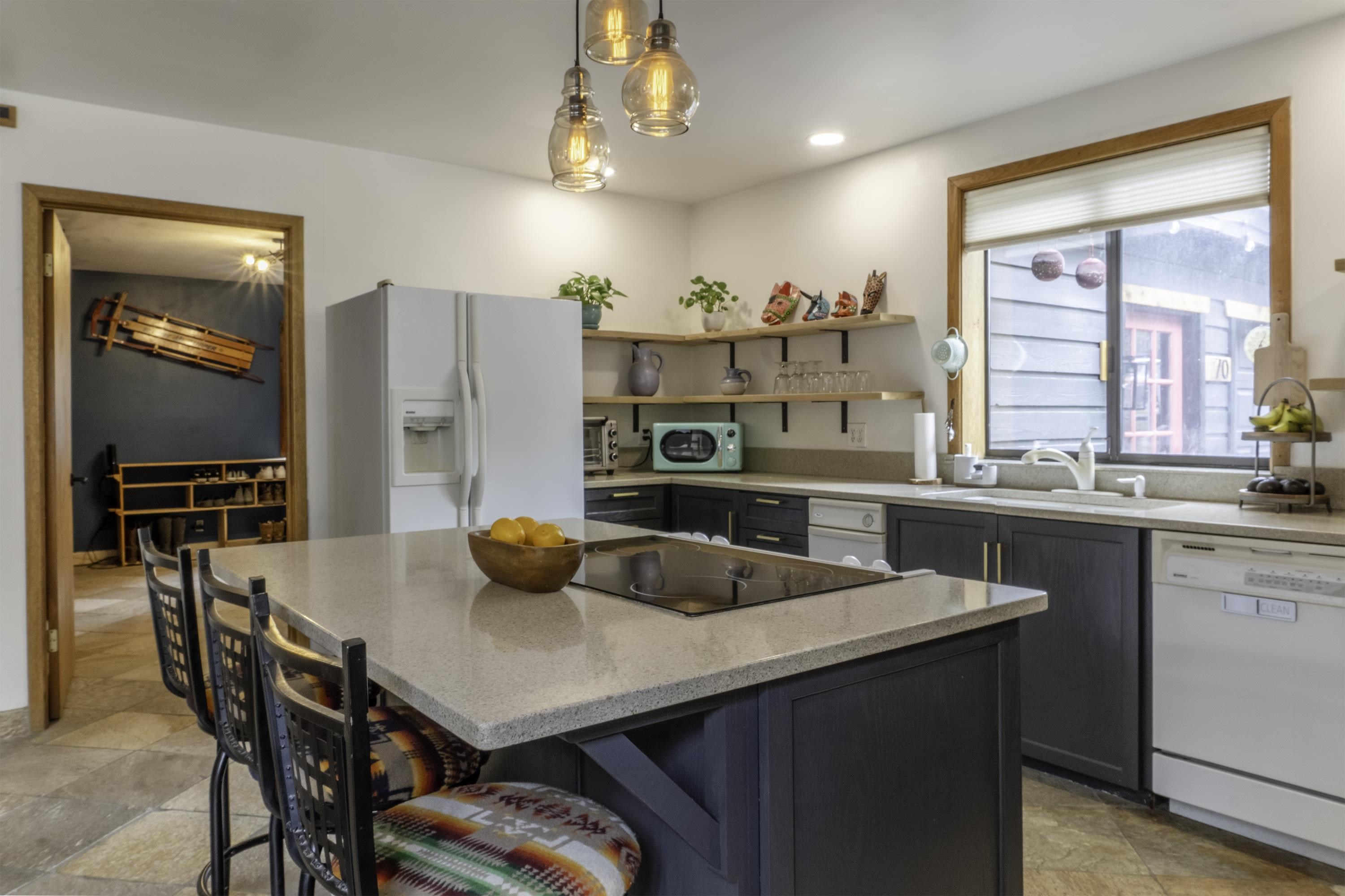 70 Los Angeles Street