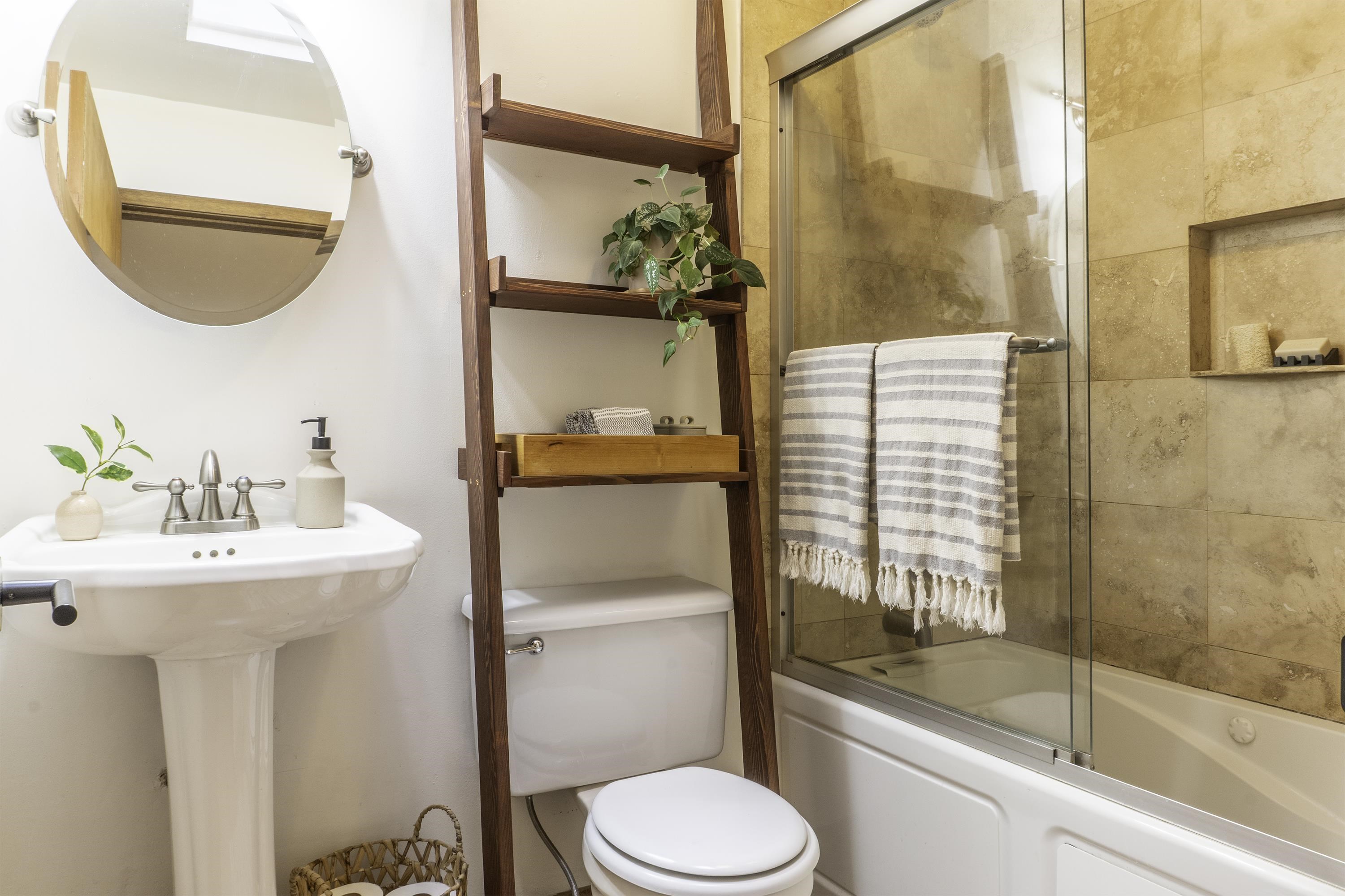 70 Los Angeles Street