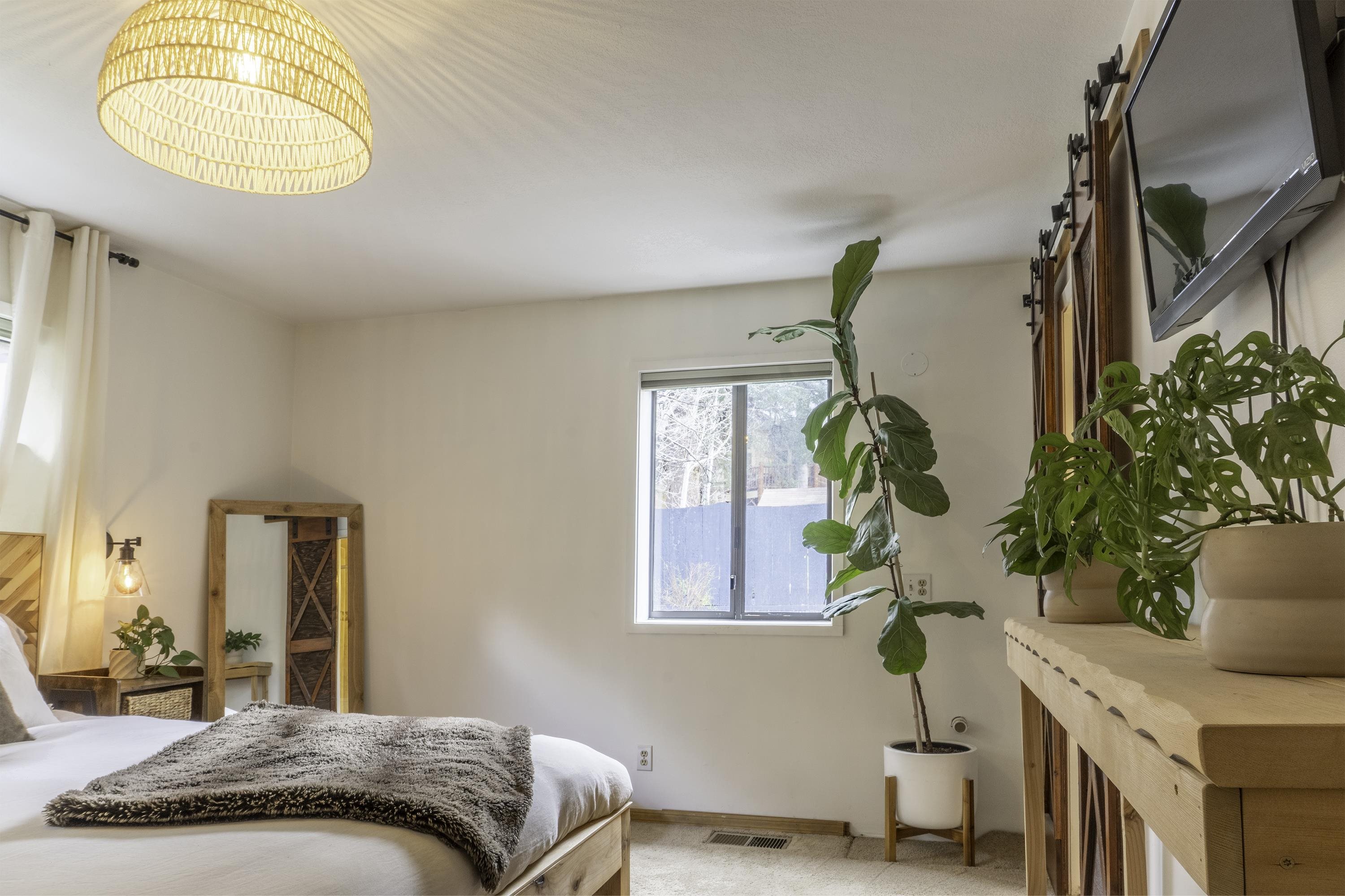 70 Los Angeles Street