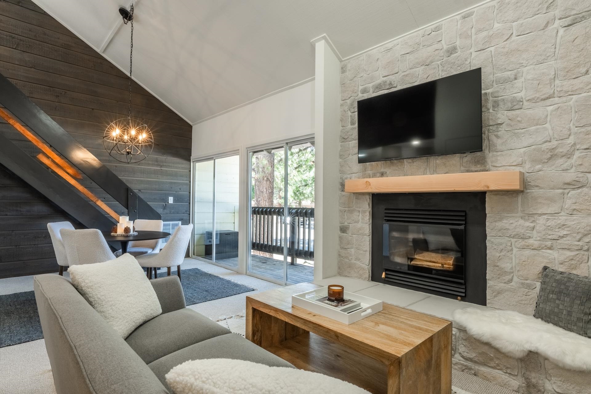 2289 Sierra Nevada Rd F-15