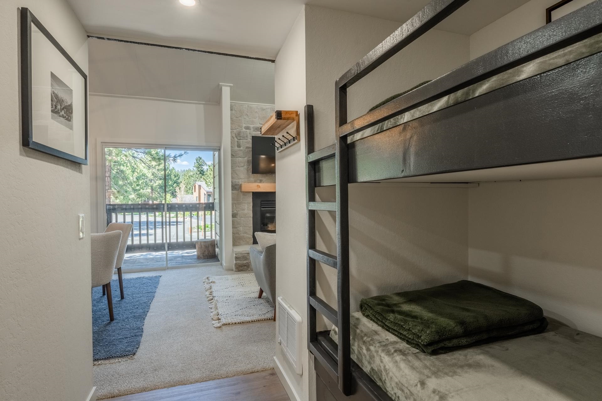 2289 Sierra Nevada Rd F-15