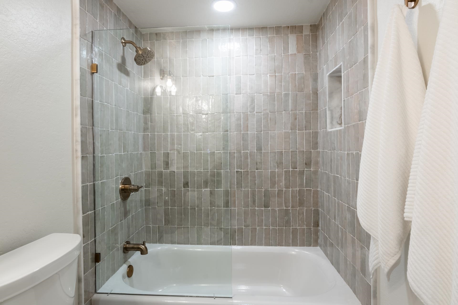 2289 Sierra Nevada Rd F-15