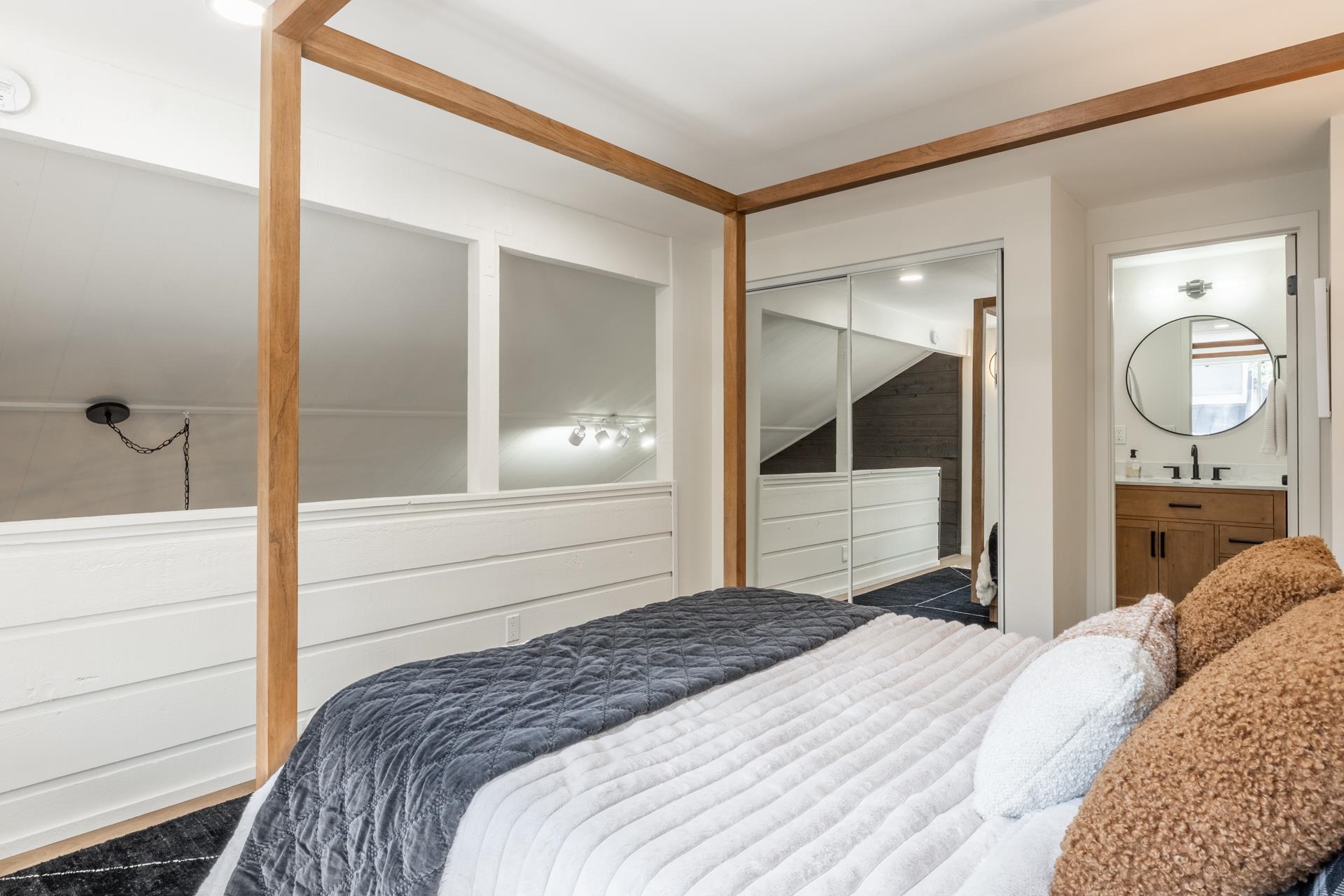 2289 Sierra Nevada Rd F-15