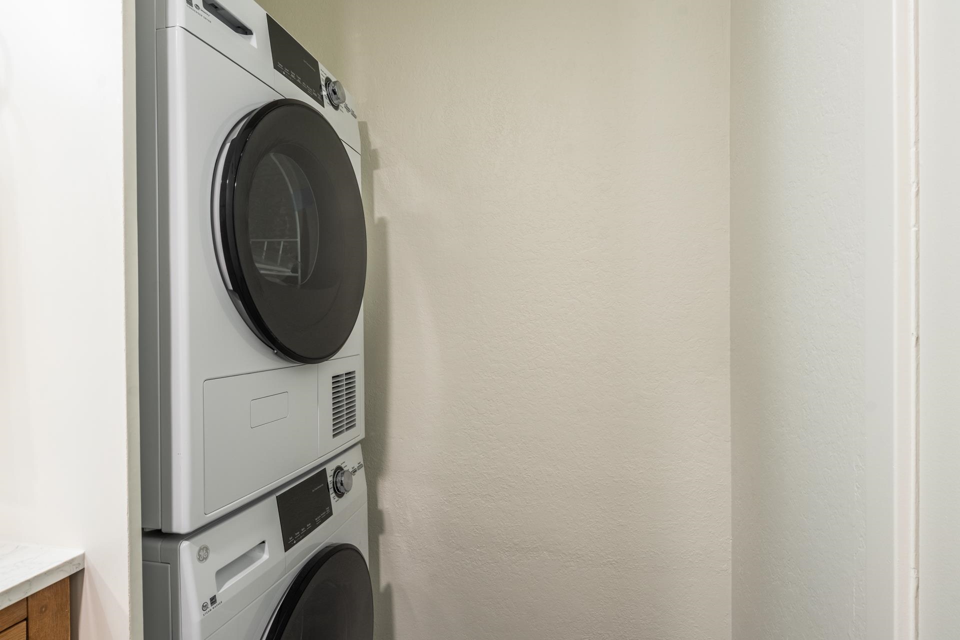 2289 Sierra Nevada Rd F-15