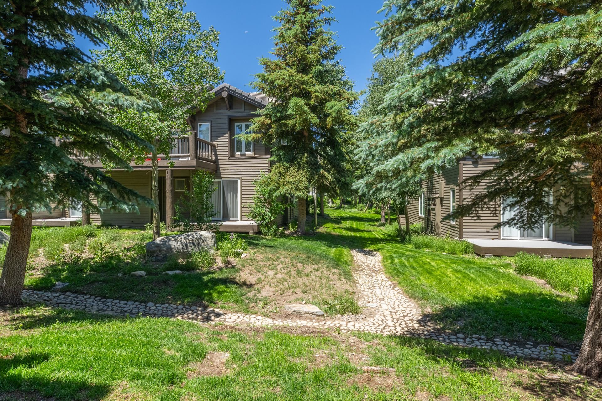 1002 Fairway Circle Unit: Snowcreek V