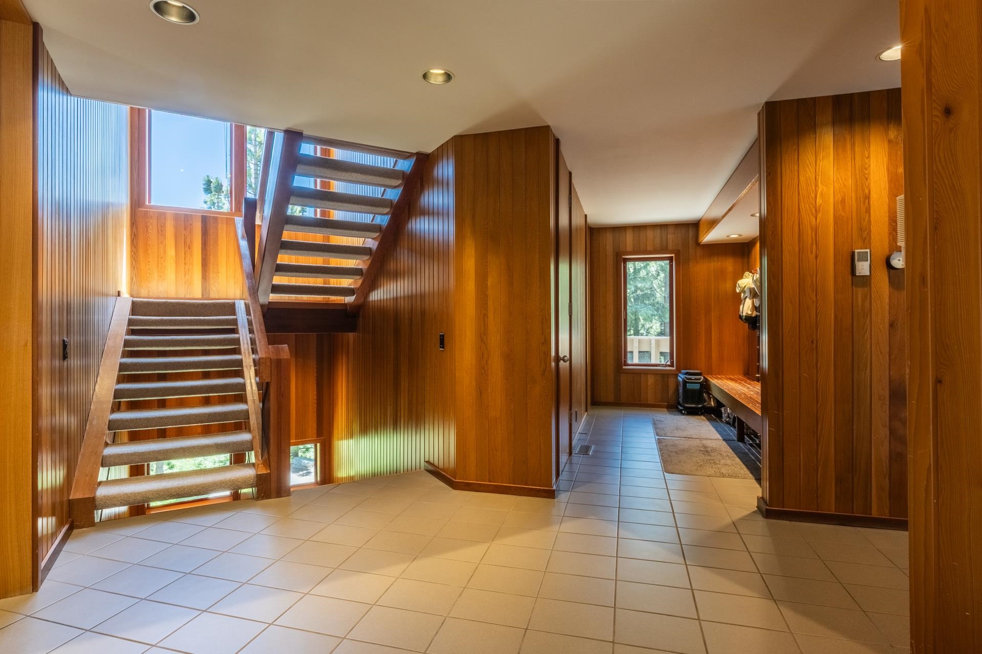707 Creekview Place