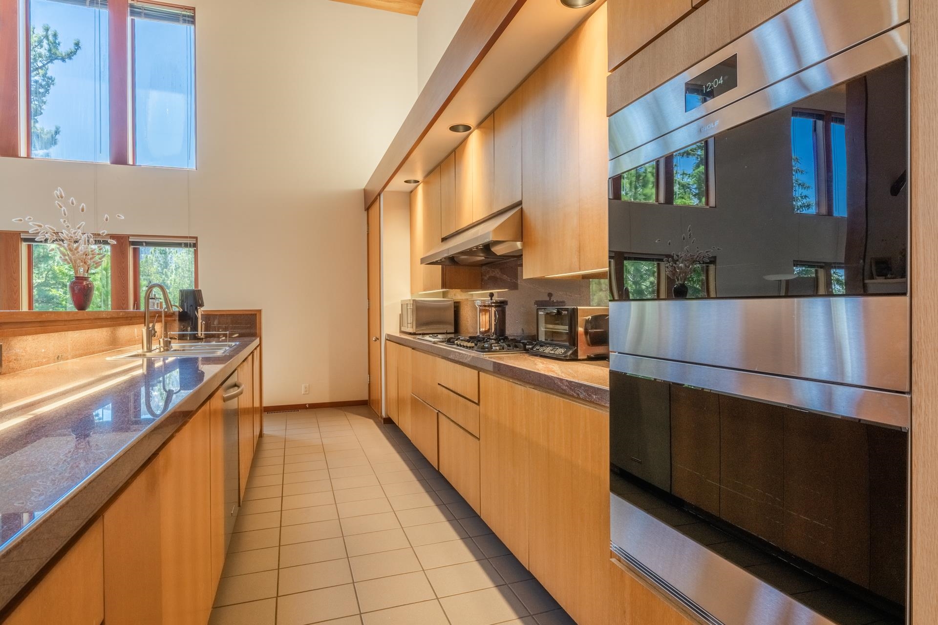707 Creekview Place