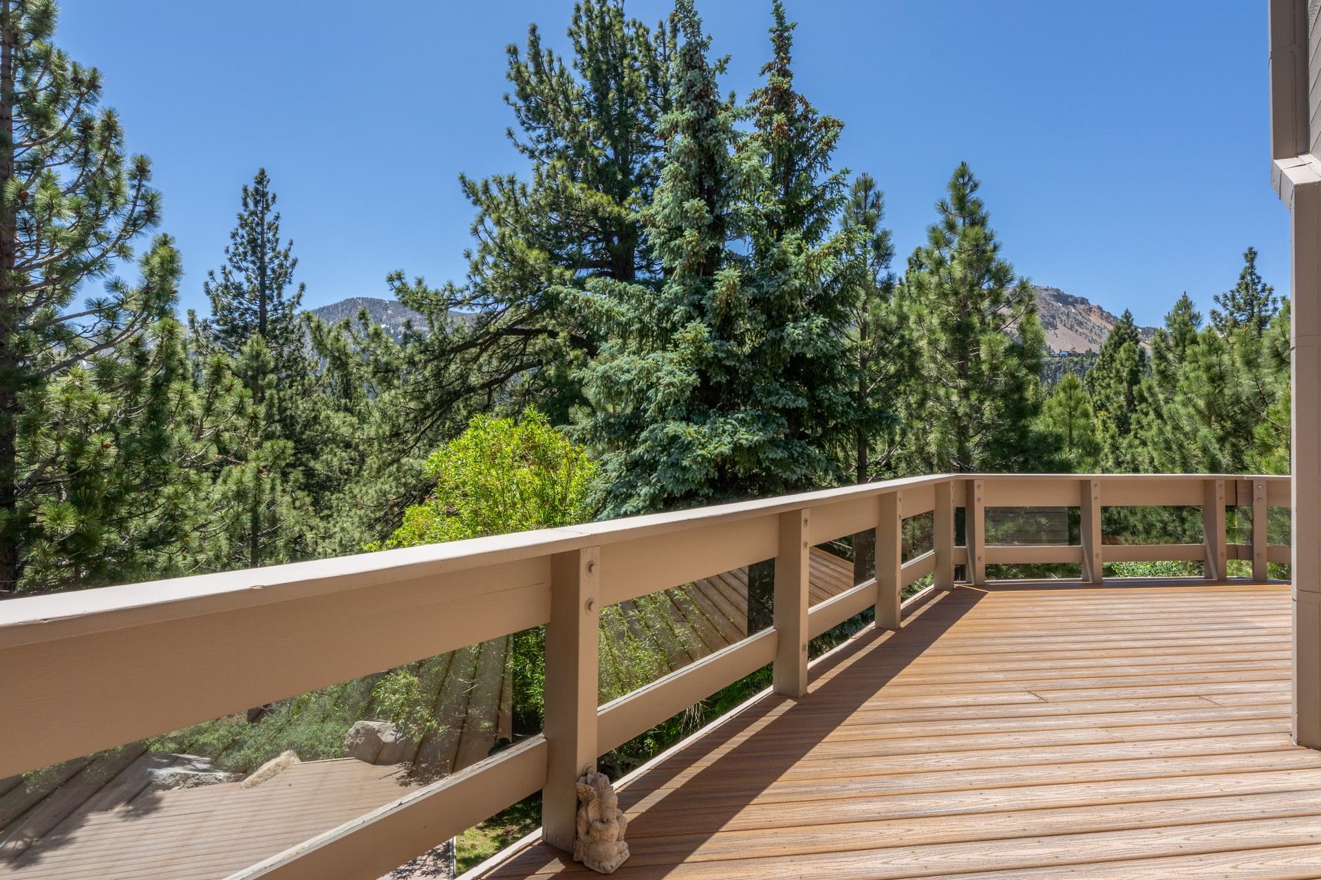 707 Creekview Place