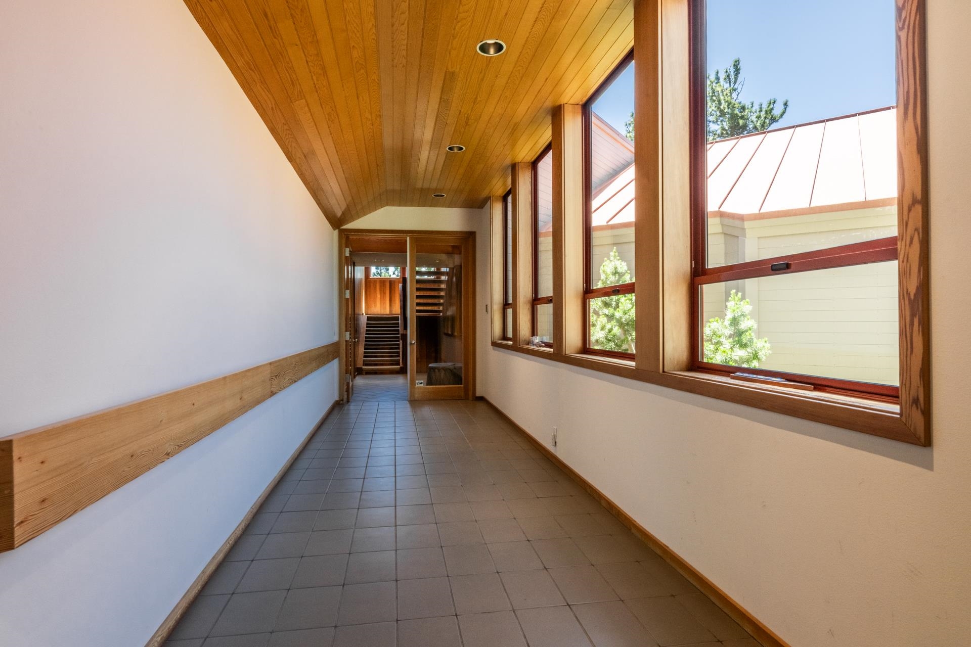707 Creekview Place