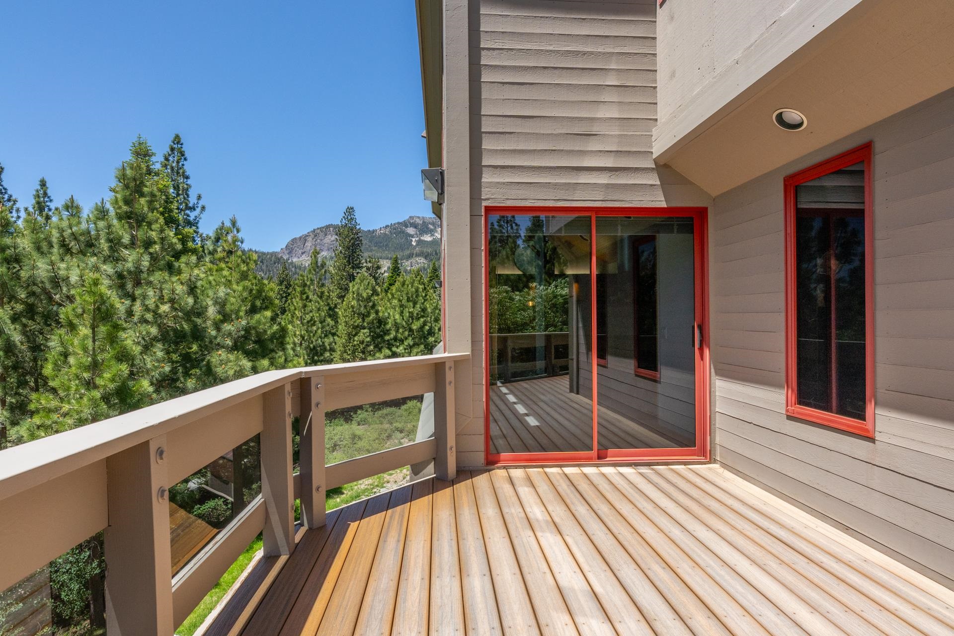 707 Creekview Place