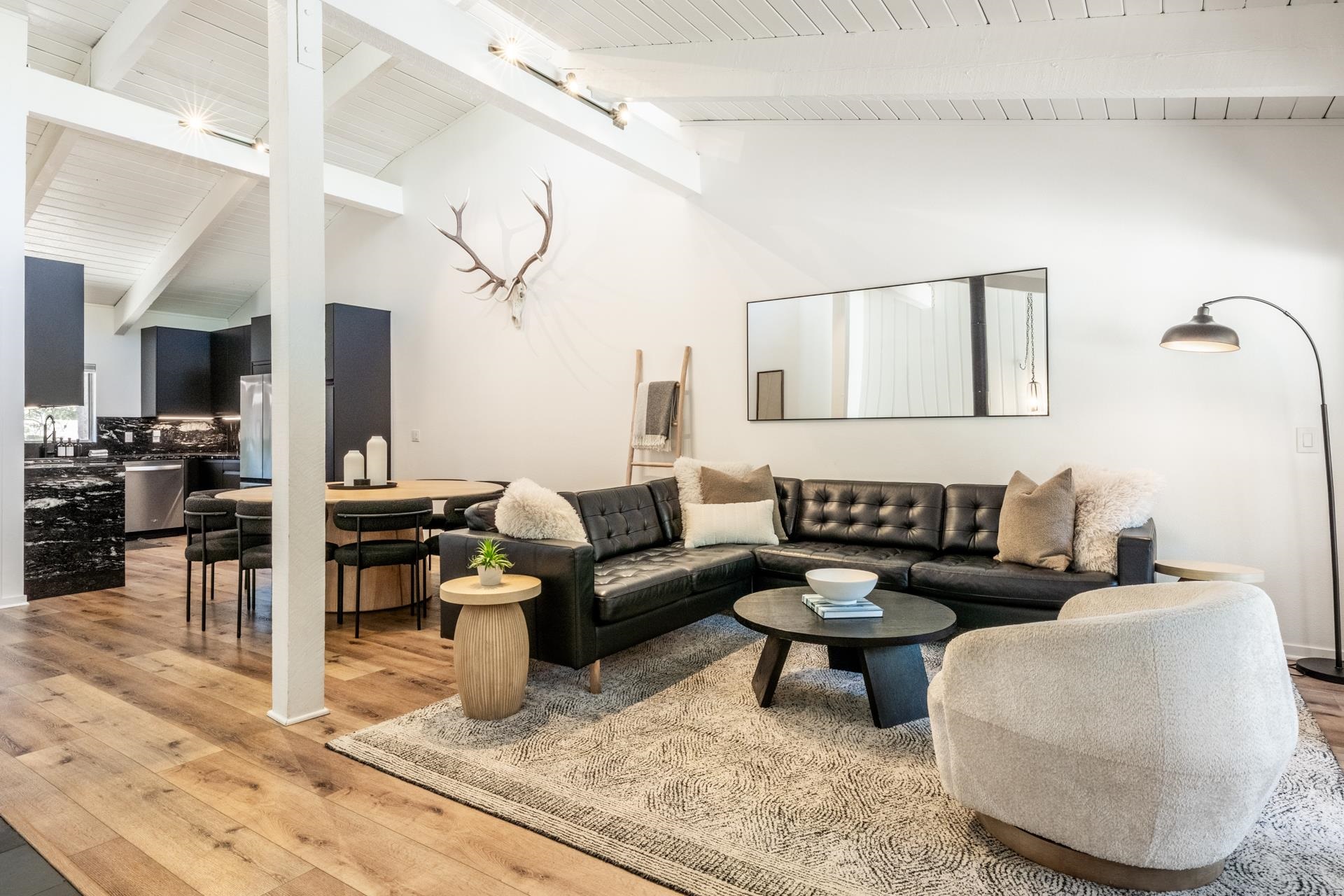 221 Canyon Blvd #114 Unit: Mammoth Estates #114