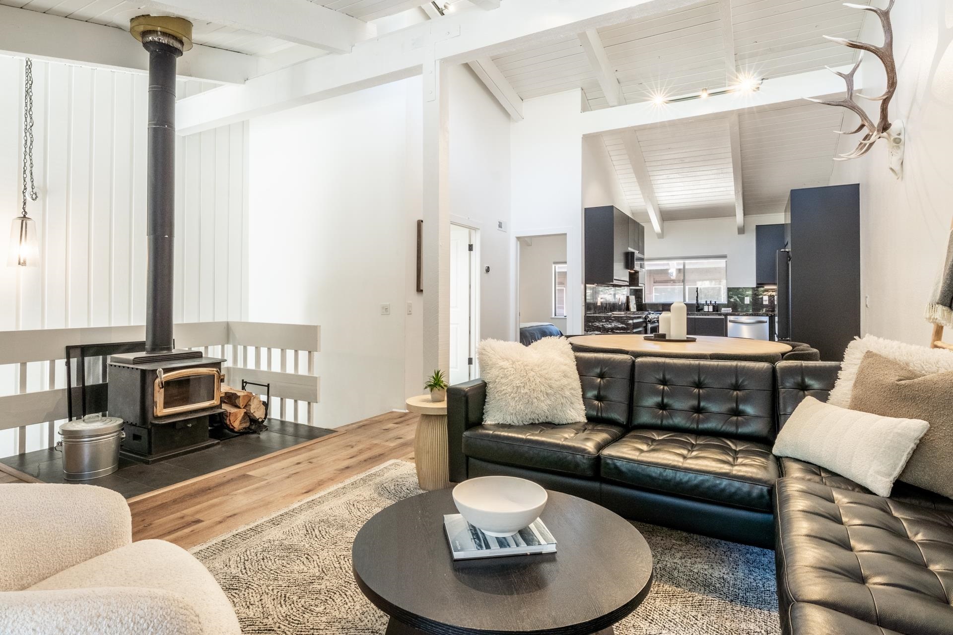 221 Canyon Blvd #114 Unit: Mammoth Estates #114