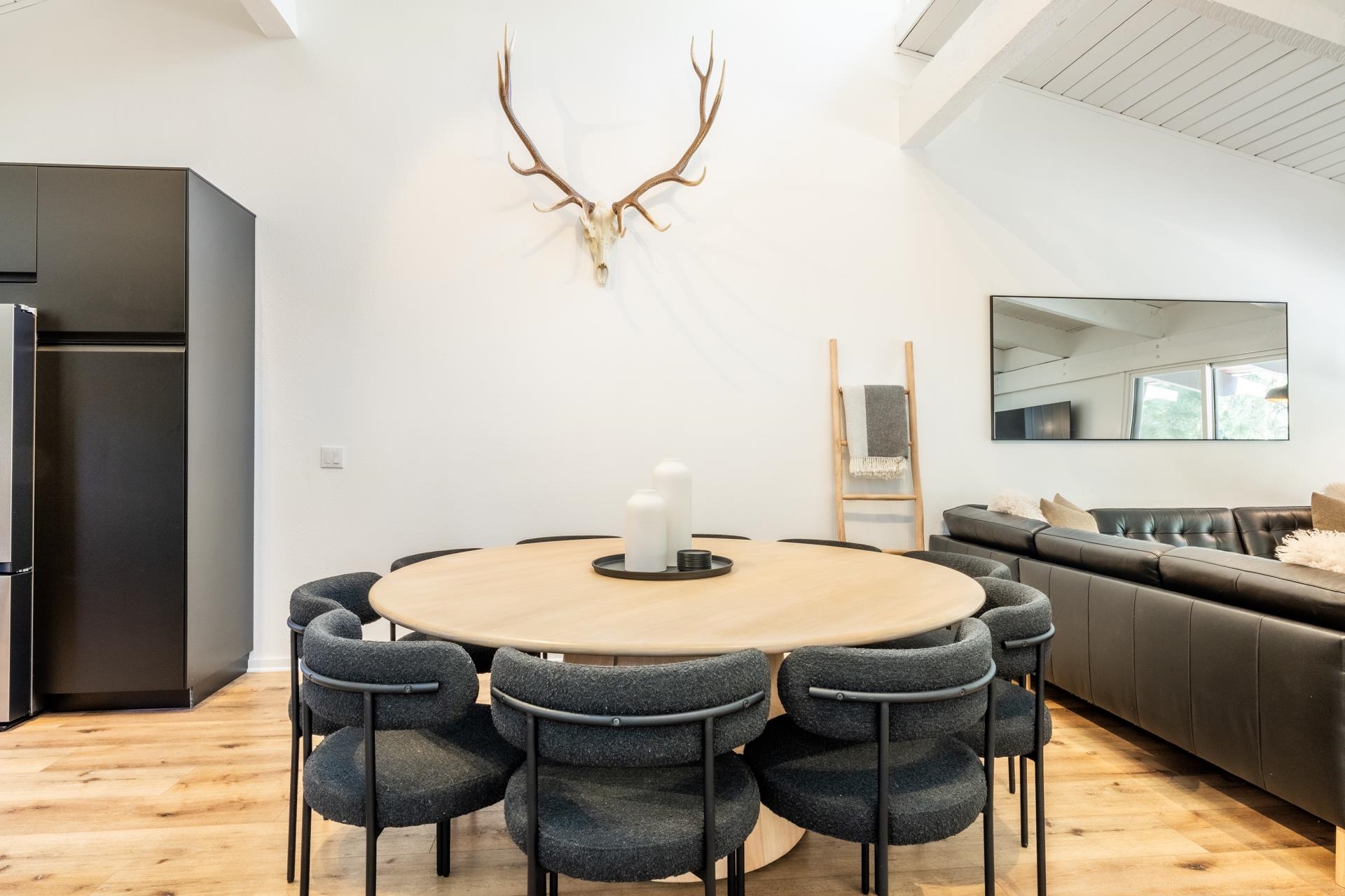 221 Canyon Blvd #114 Unit: Mammoth Estates #114