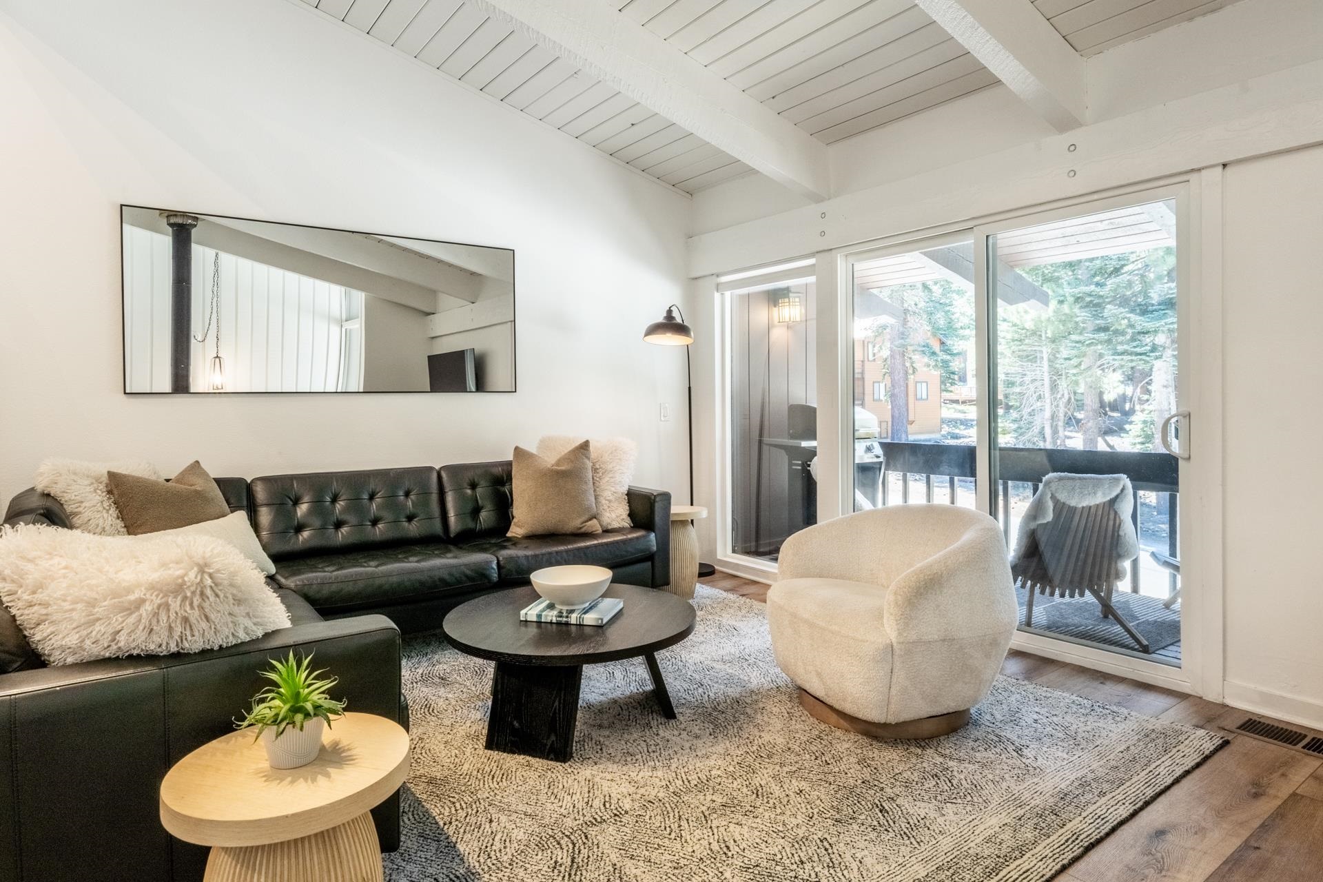 221 Canyon Blvd #114 Unit: Mammoth Estates #114