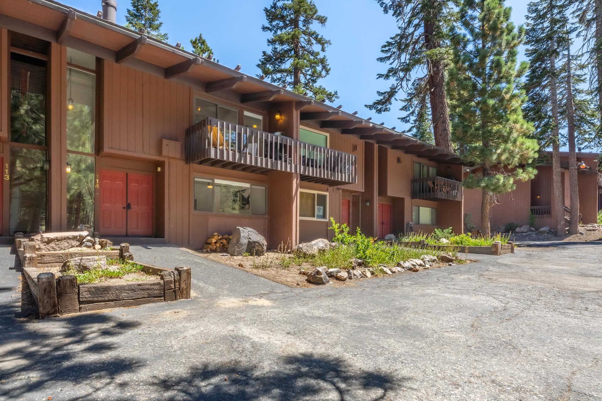 221 Canyon Blvd #114 Unit: Mammoth Estates #114
