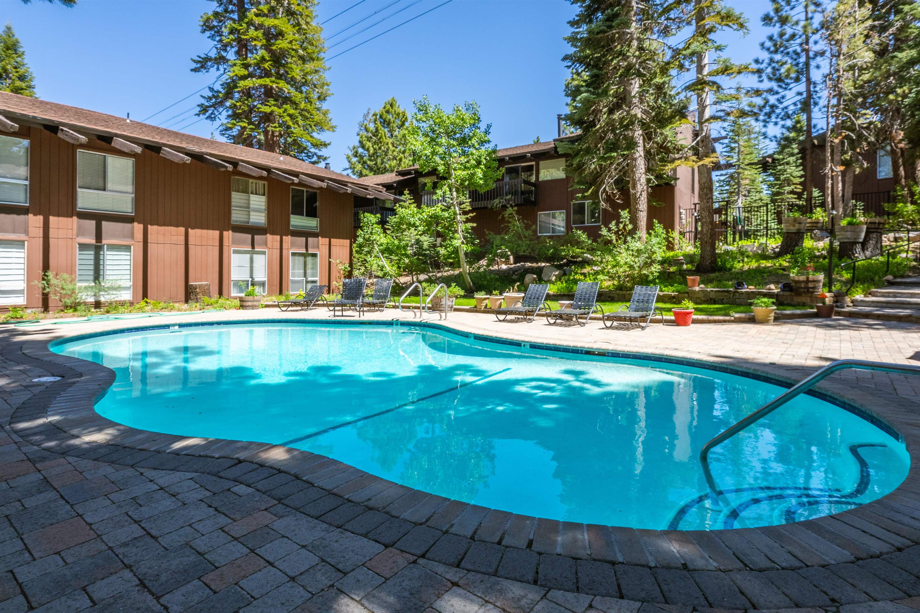221 Canyon Blvd #114 Unit: Mammoth Estates #114