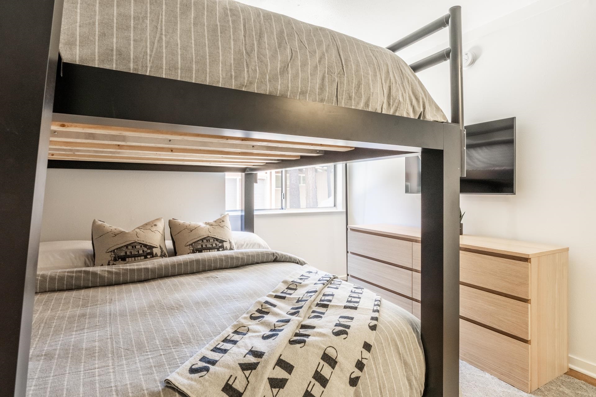 221 Canyon Blvd #114 Unit: Mammoth Estates #114