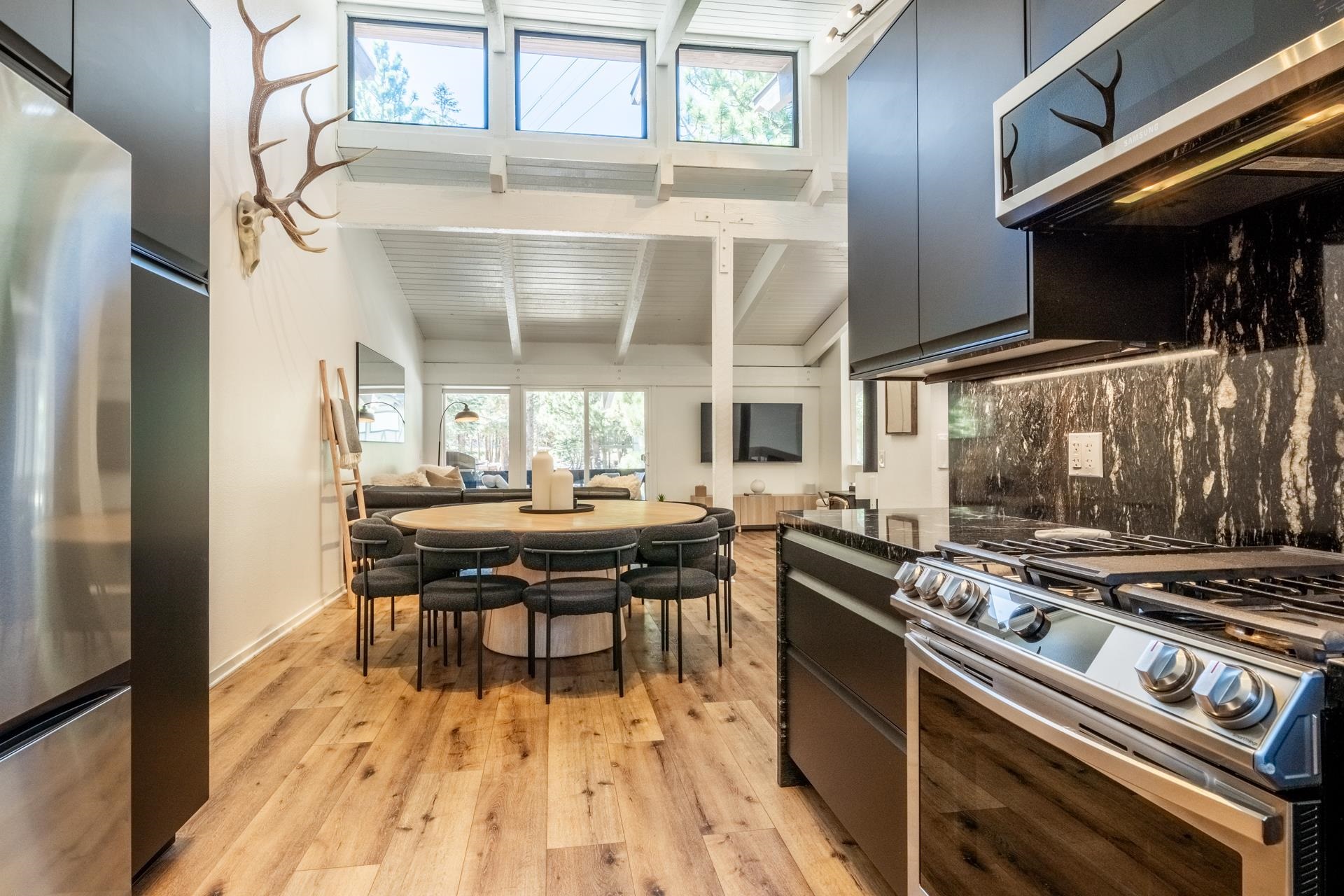 221 Canyon Blvd #114 Unit: Mammoth Estates #114