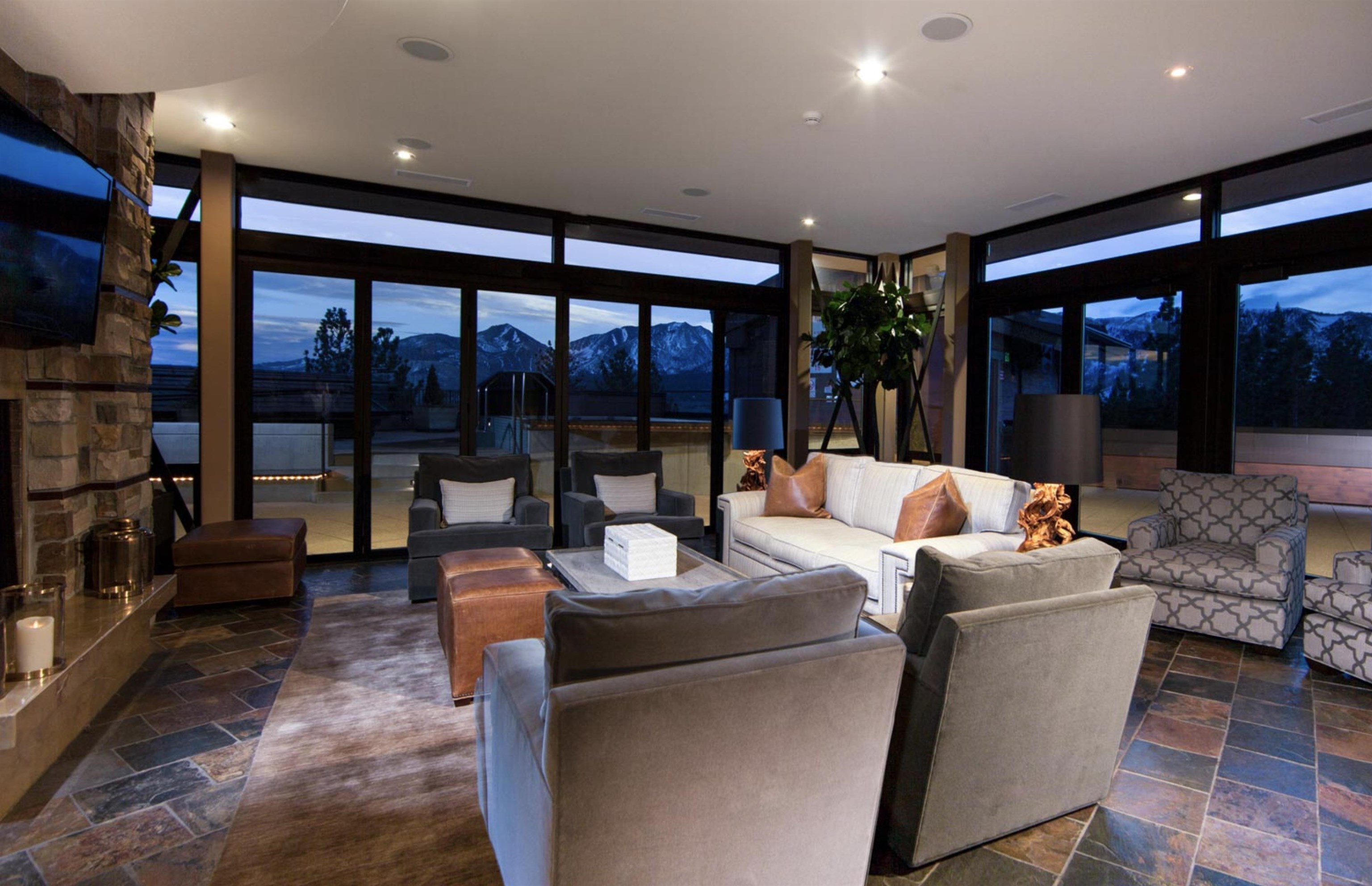 50 Canyon Blvd A1-7 Unit: Door 113 / 114