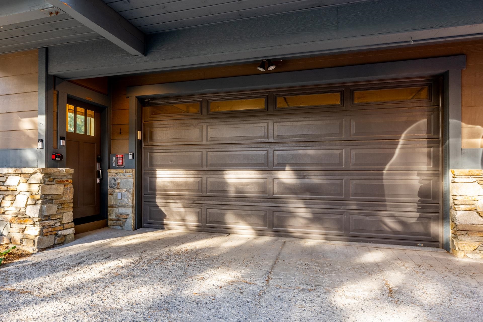 463 Mono Street #1