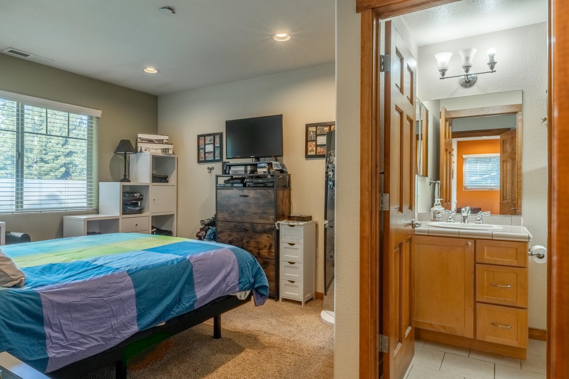 463 Mono Street #1
