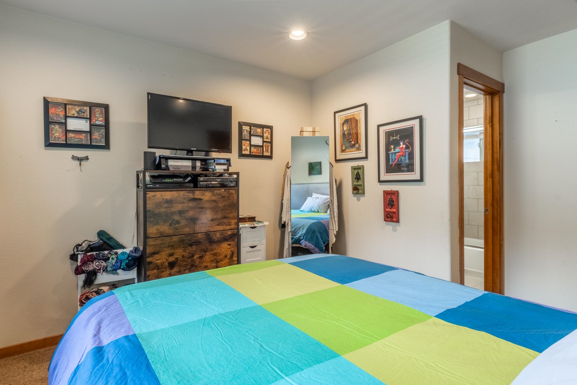 463 Mono Street #1