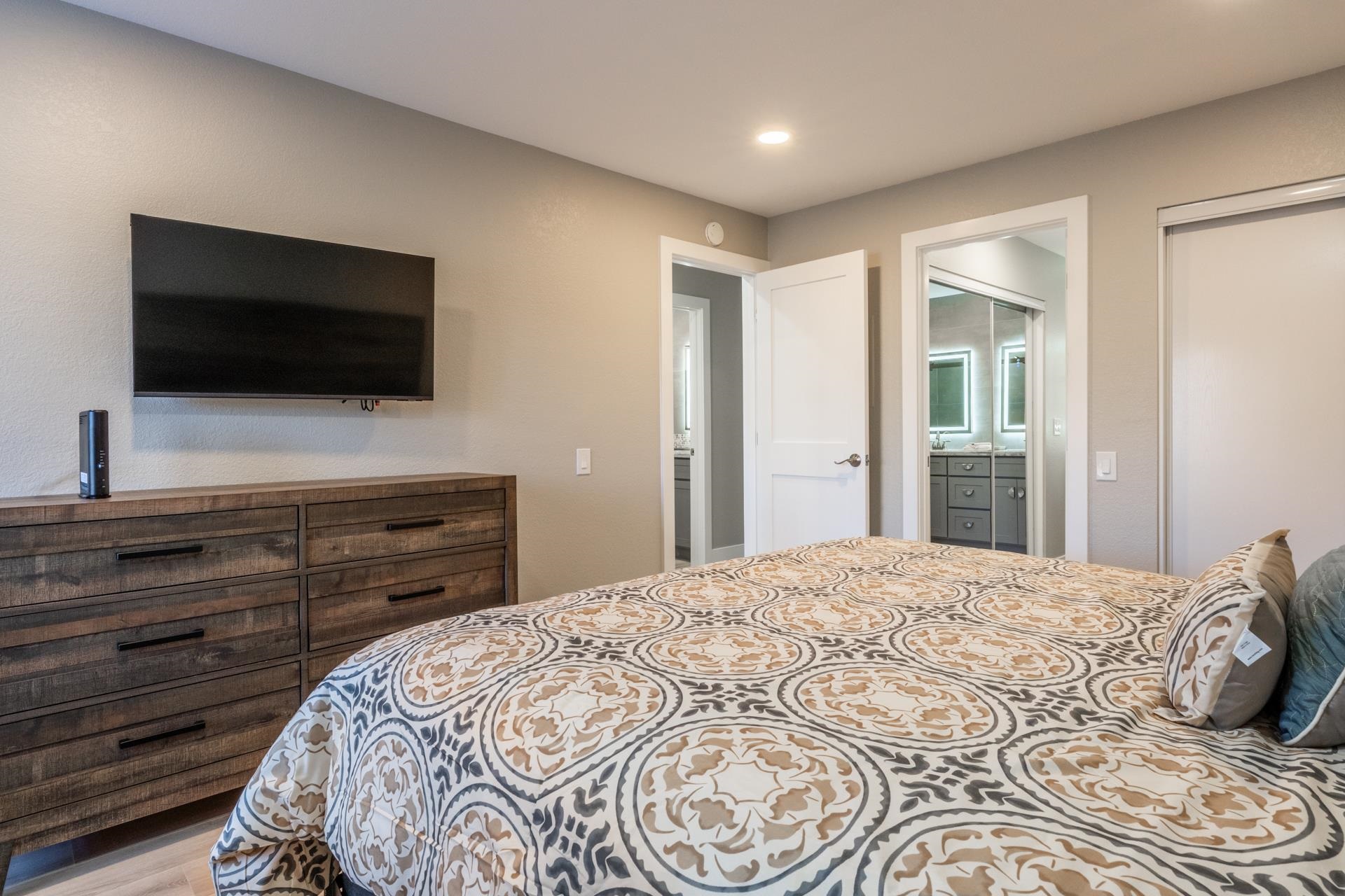 559 Club Drive Unit: 559