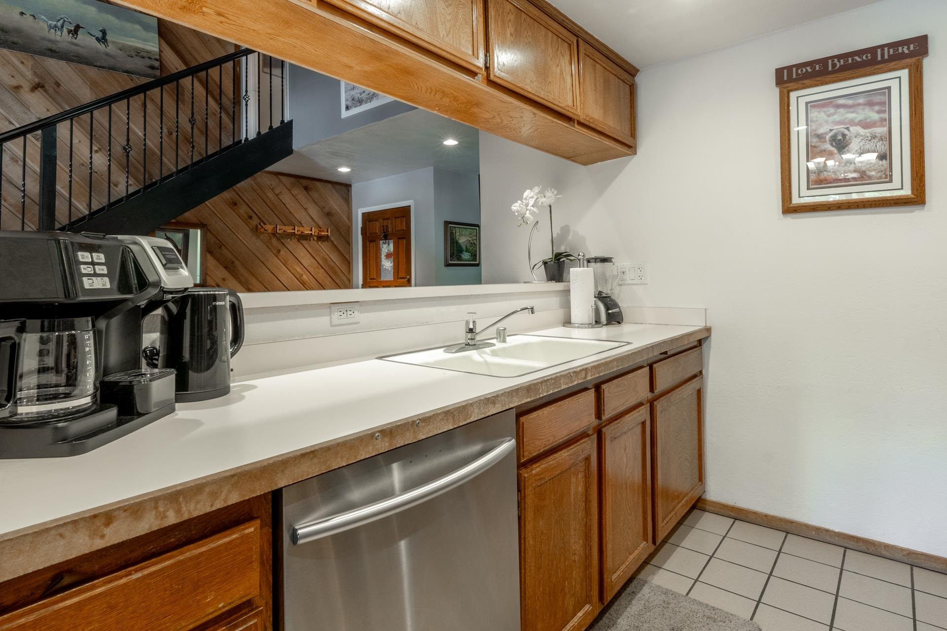 28 Sunshine Unit: 28