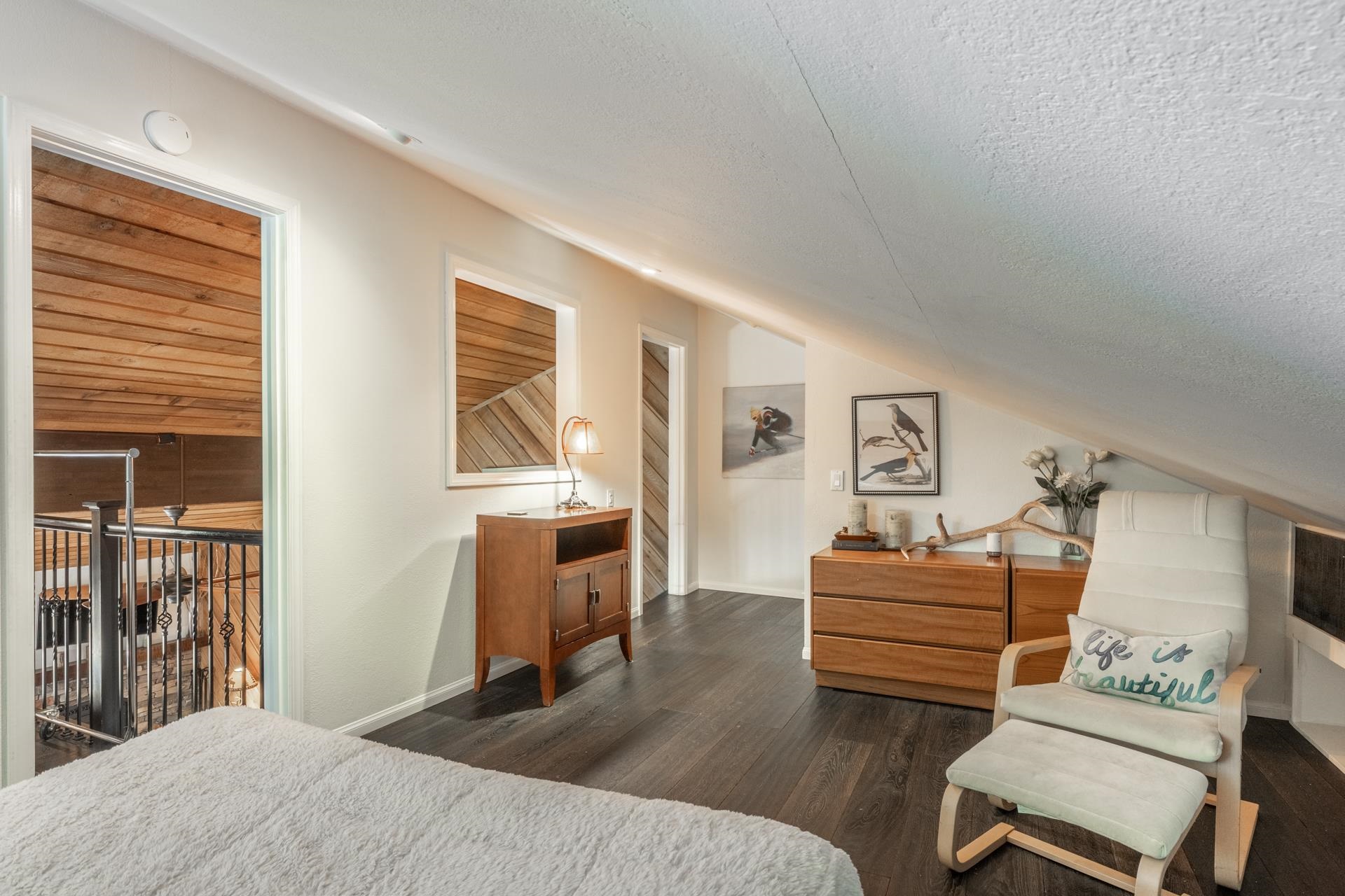 28 Sunshine Unit: 28