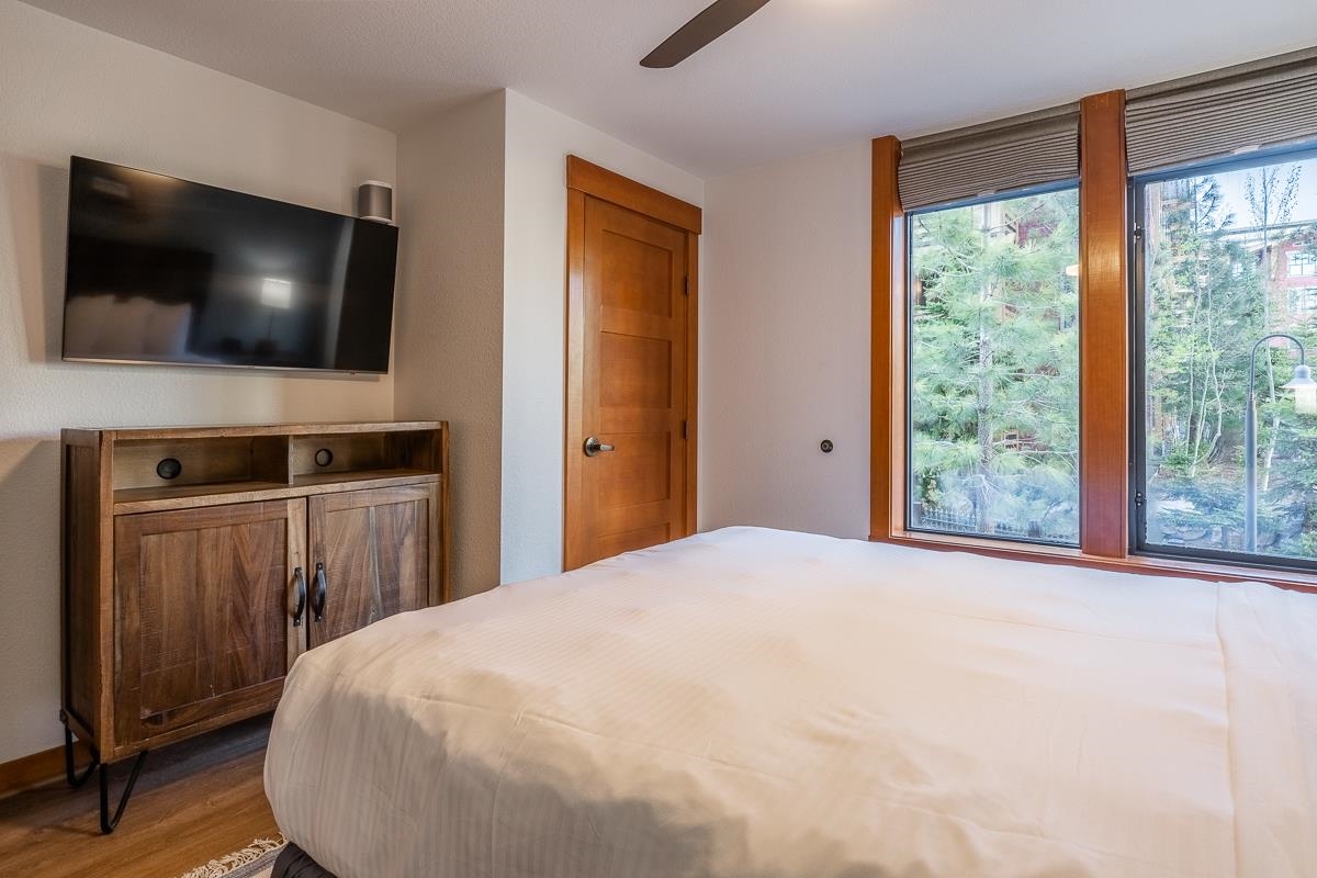 100 Canyon Blvd #3128