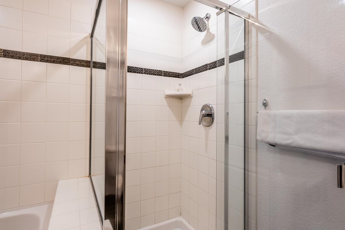 100 Canyon Blvd #3128