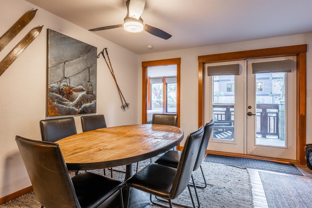 100 Canyon Blvd #3128