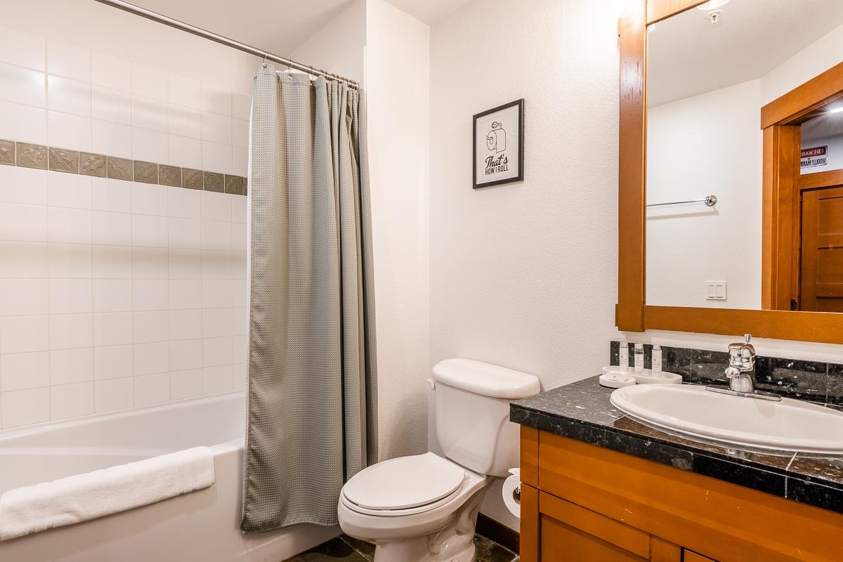 100 Canyon Blvd #3128