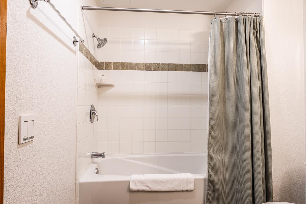 100 Canyon Blvd #3128