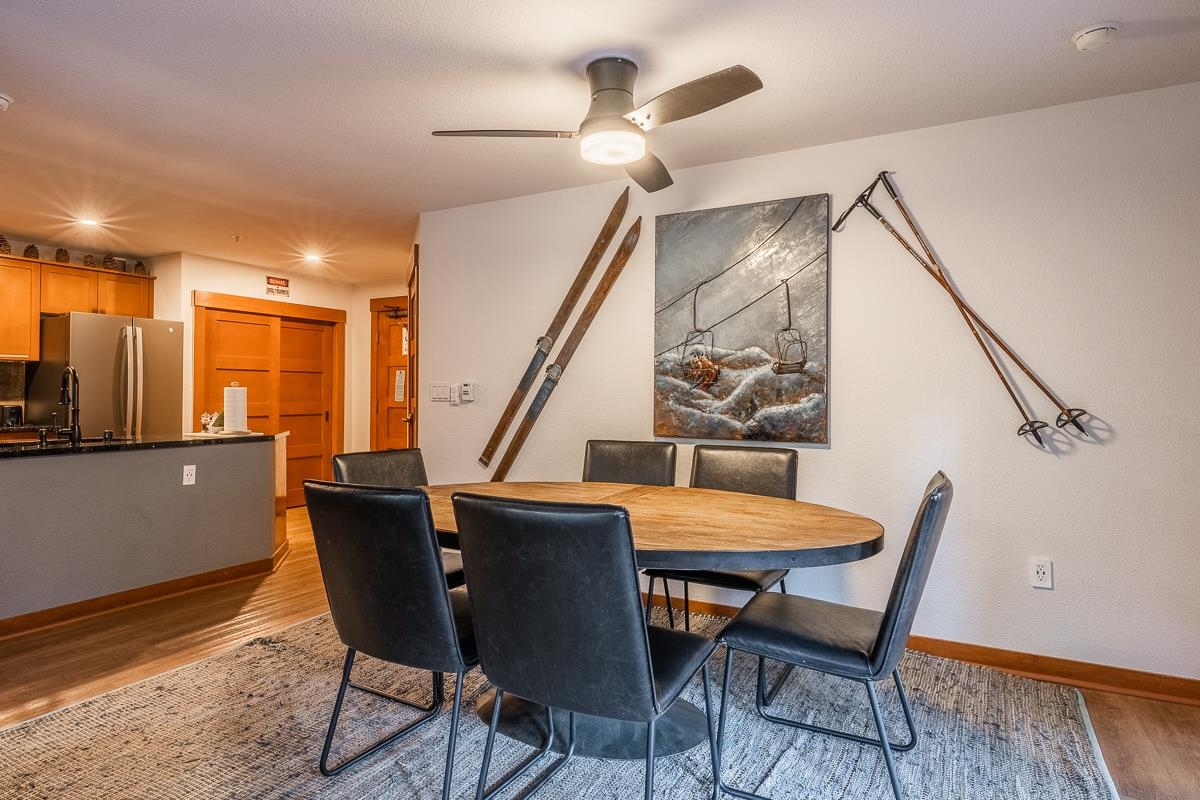 100 Canyon Blvd #3128