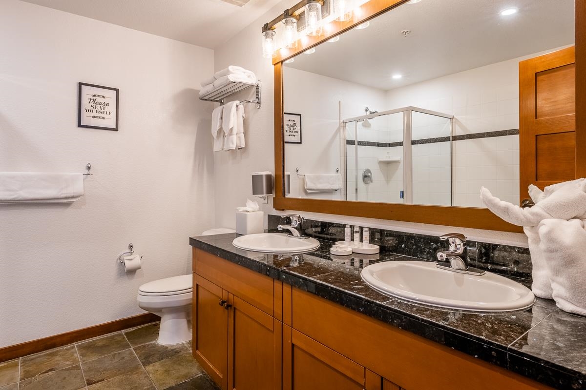 100 Canyon Blvd #3128
